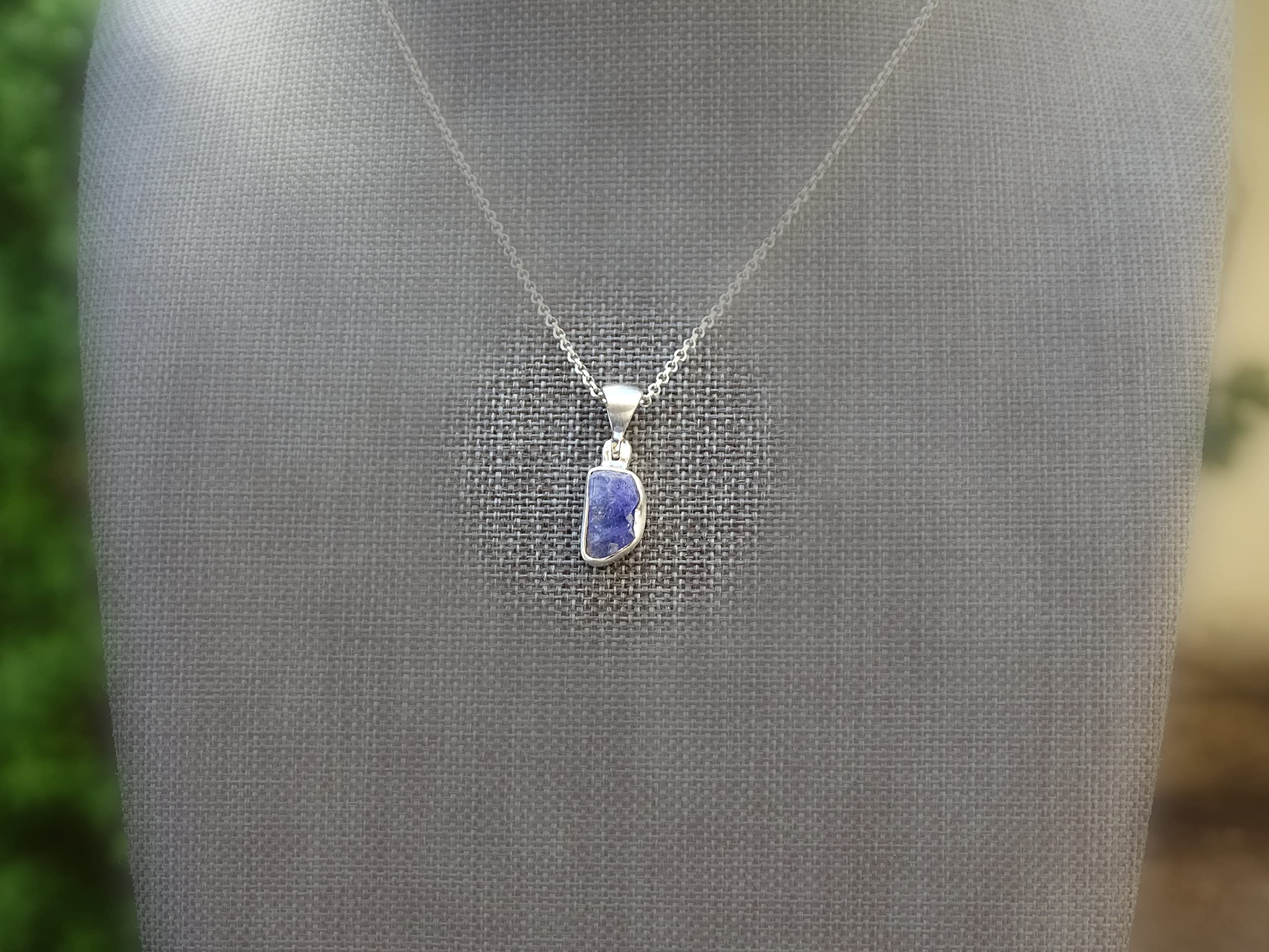 Natural Tanzanite Pendant Necklace in Sterling Silver – Raw Uncut Tanzanite Crystal Jewelry for Women, Unique Anniversary Gift – Perfect for Weddings, Birthdays & Special Occasions