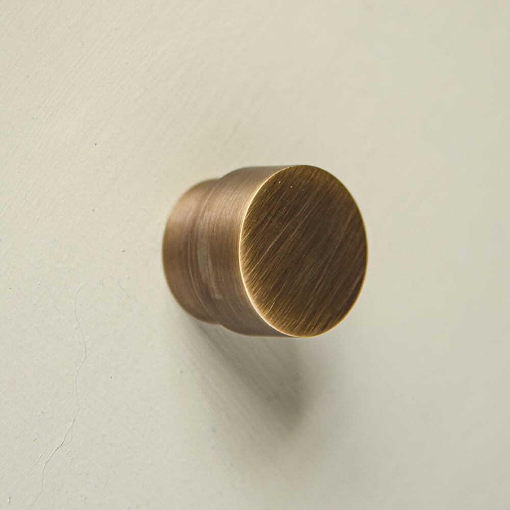 Vintage Antique Brass Drum Cabinet Knob - Classic Pull Handle for Dresser, Wardrobe & Furniture - Perfect for Home Decor & DIY Projects