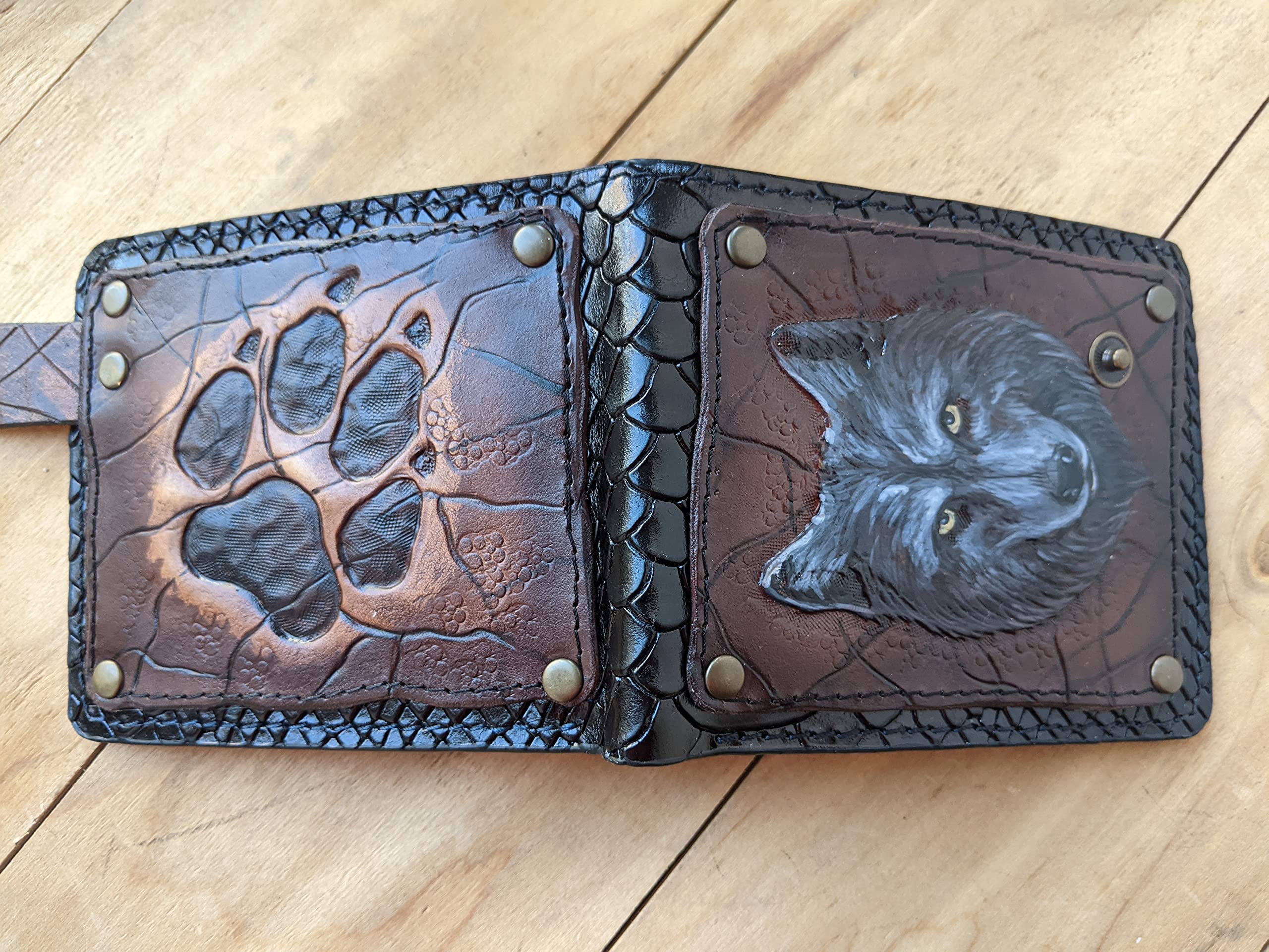 **Wolf Claw 3D Genuine Leather Wallet for Men – Handmade Carved & Tooled Bifold Wallet with Gray Wolf Footprint Airbrush Art – Custom Personalized Gift for Outdoor Enthusiasts & Nature Lovers**