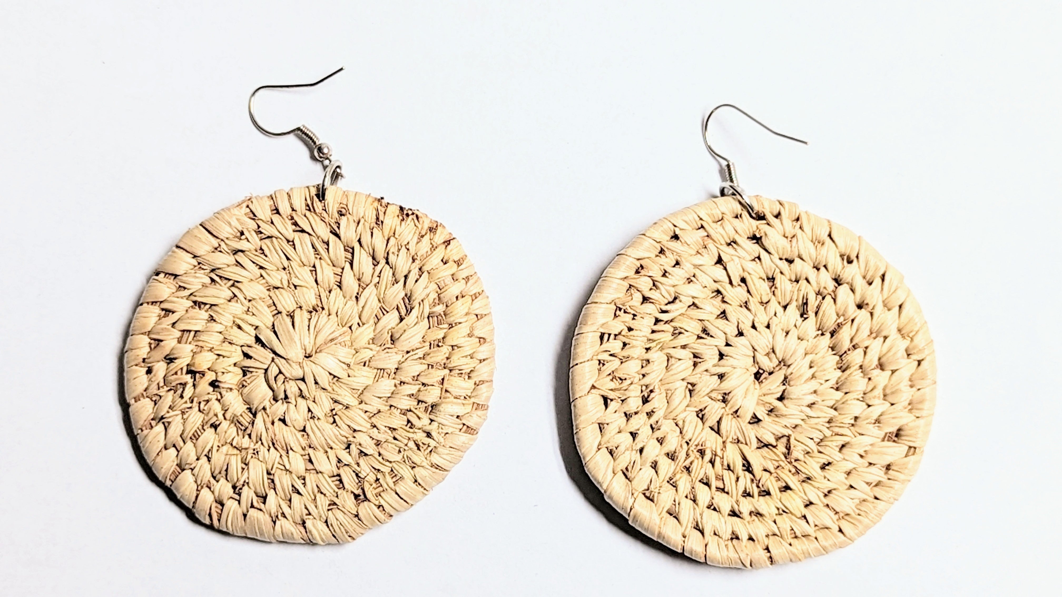 Fathia Tan African Raffia Palm Hook Earrings DPJTARGE11 - Handmade Boho Chic Dangle Earrings for Women, Perfect for Festivals, Weddings & Summer Outfits