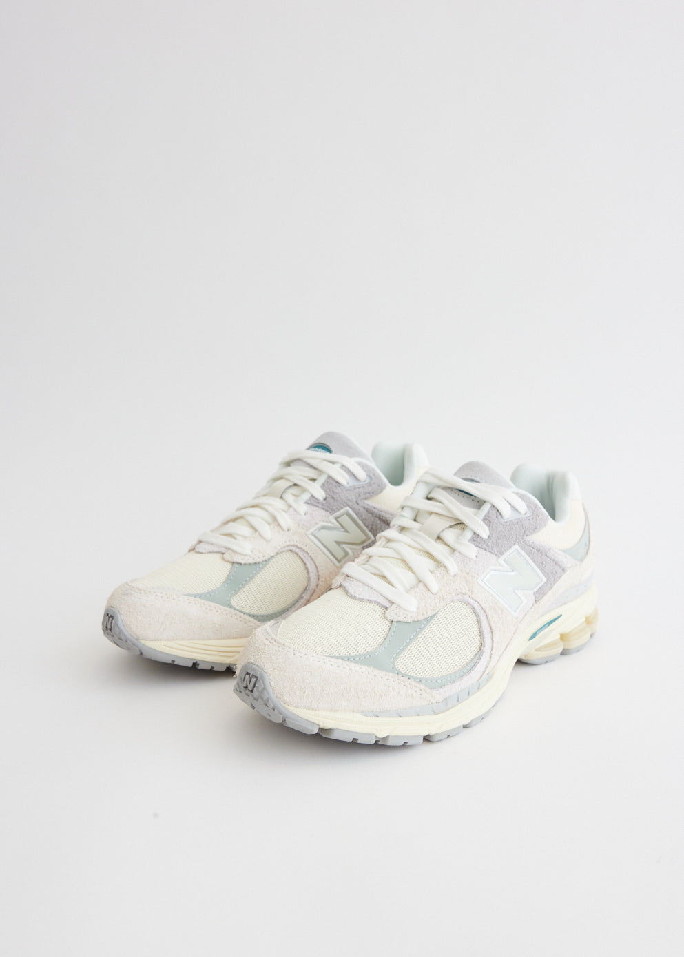 New Balance 2002R 'Linen' Retro Running Sneakers - Lightweight Comfortable Shoes for Men & Women - Perfect for Casual Wear, Jogging & Gym Workouts
