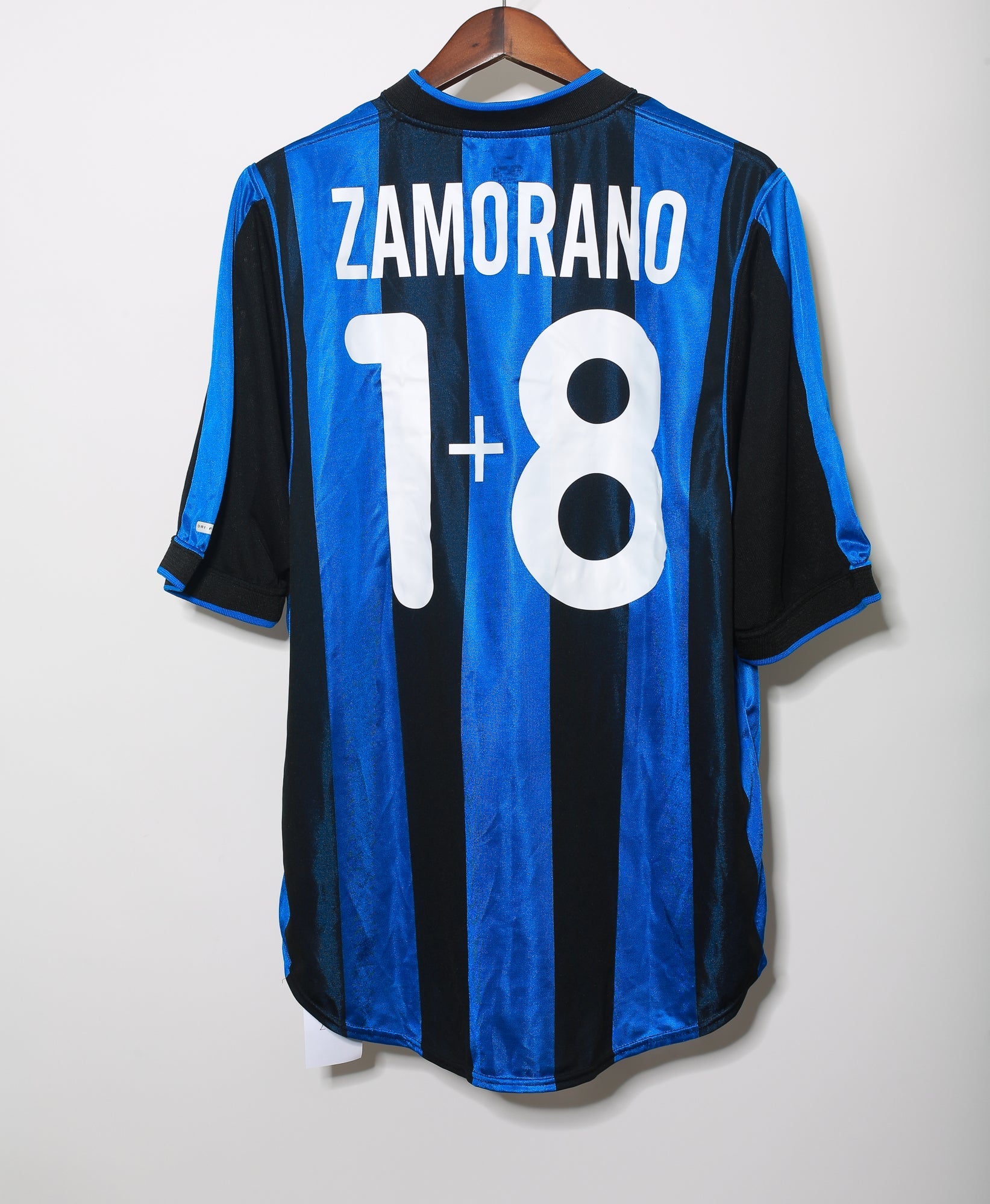 2000-01 Inter Milan Zamorano Home Jersey XL - Authentic Vintage Football Shirt for Fans & Collectors - Perfect for Matchdays, Gifts & Sports Memorabilia Display