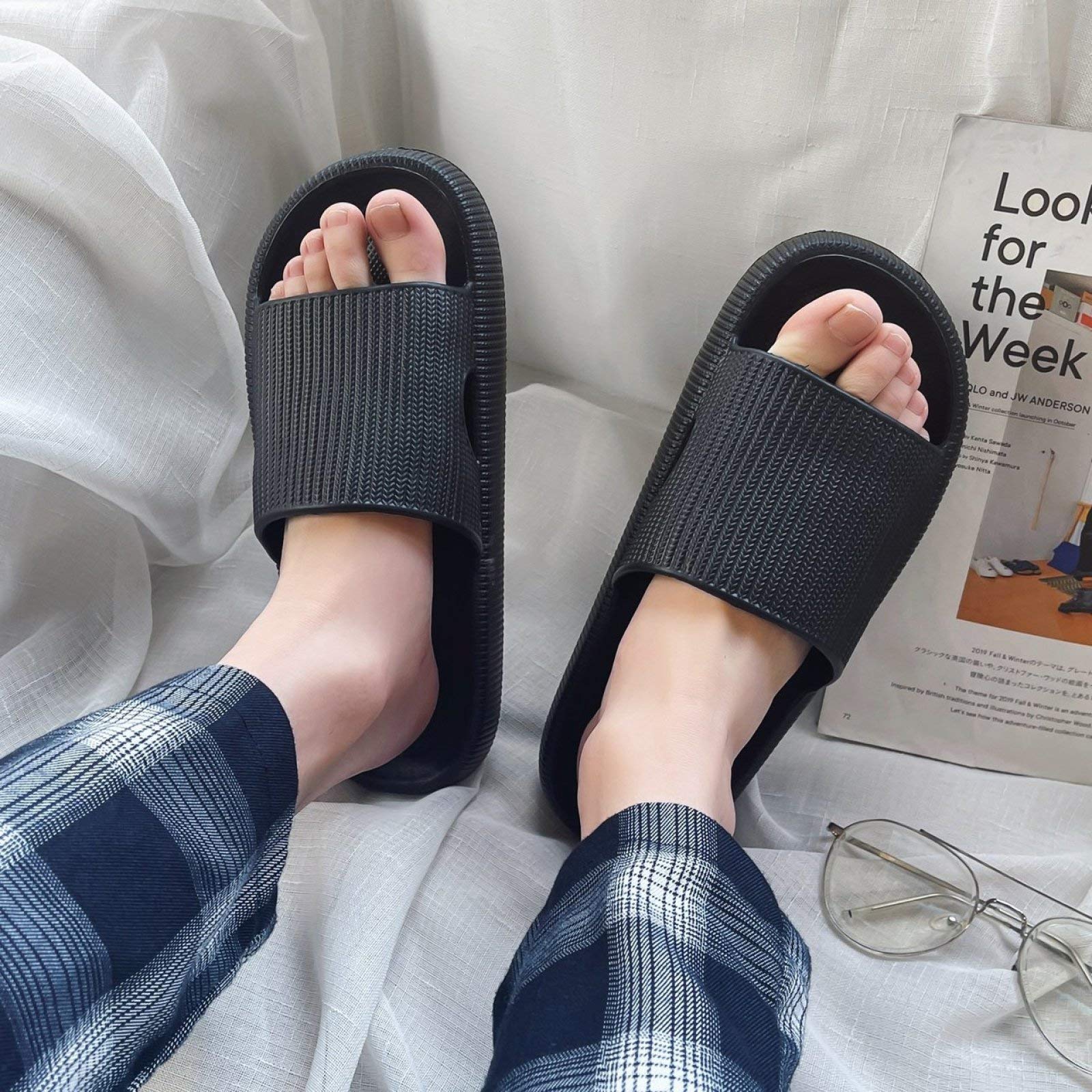Women's Massage Pillow Sandals - Non-Slip Quick Drying Shower Slippers with Open Toe Platform for Bathroom & Spa - Black (EU34/35, Women's US4.5/5.5, Men's US4-4.5) - Perfect for Relaxation at Home, Beach, or Poolside