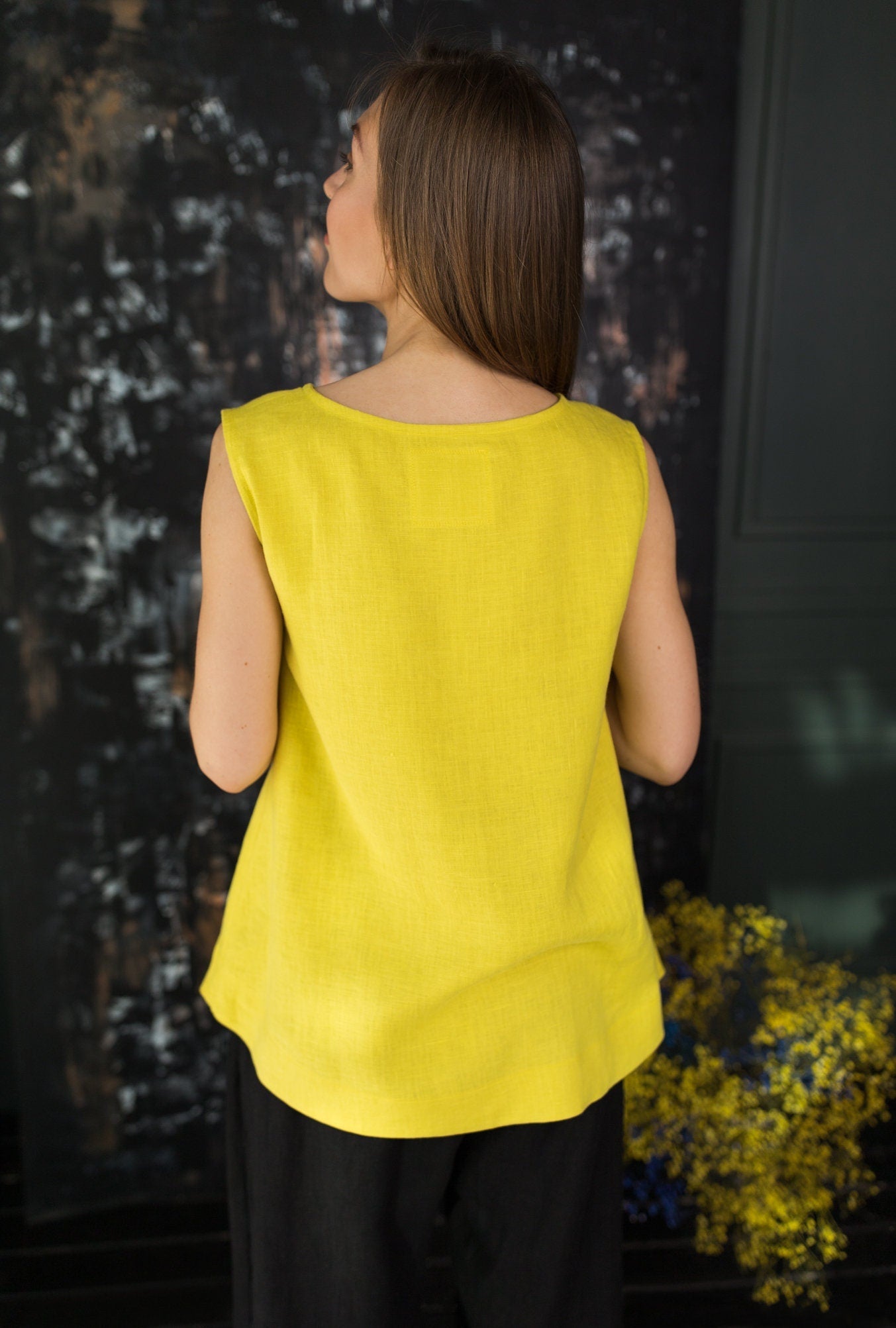 Oversized Linen Tank Top for Women - Breathable Summer Casual Loose Fit Sleeveless Blouse - Perfect for Beach, Vacation & Everyday Wear