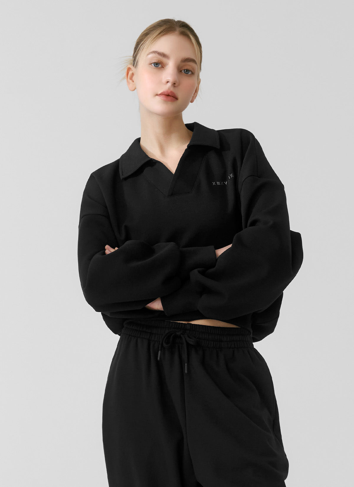 Stylish Mild Logo Collar Crop Sweatshirt for Women - Trendy Oversized Pullover for Casual Wear, Street Style & Loungewear