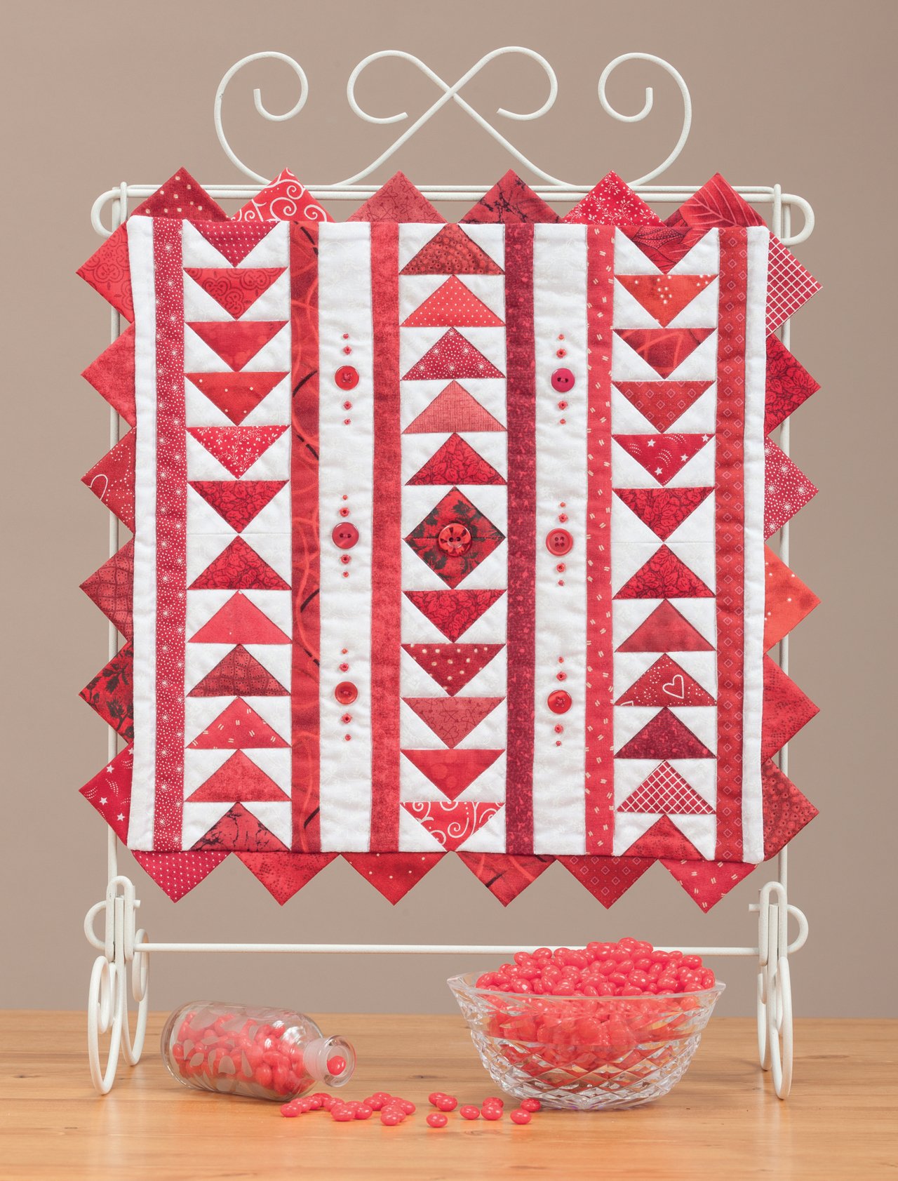 Little Gems: 15 Paper-Pieced Miniature Quilts - Perfect for DIY Home Decor, Wall Art & Gift Ideas | Handmade Quilting Projects for Beginners & Experts