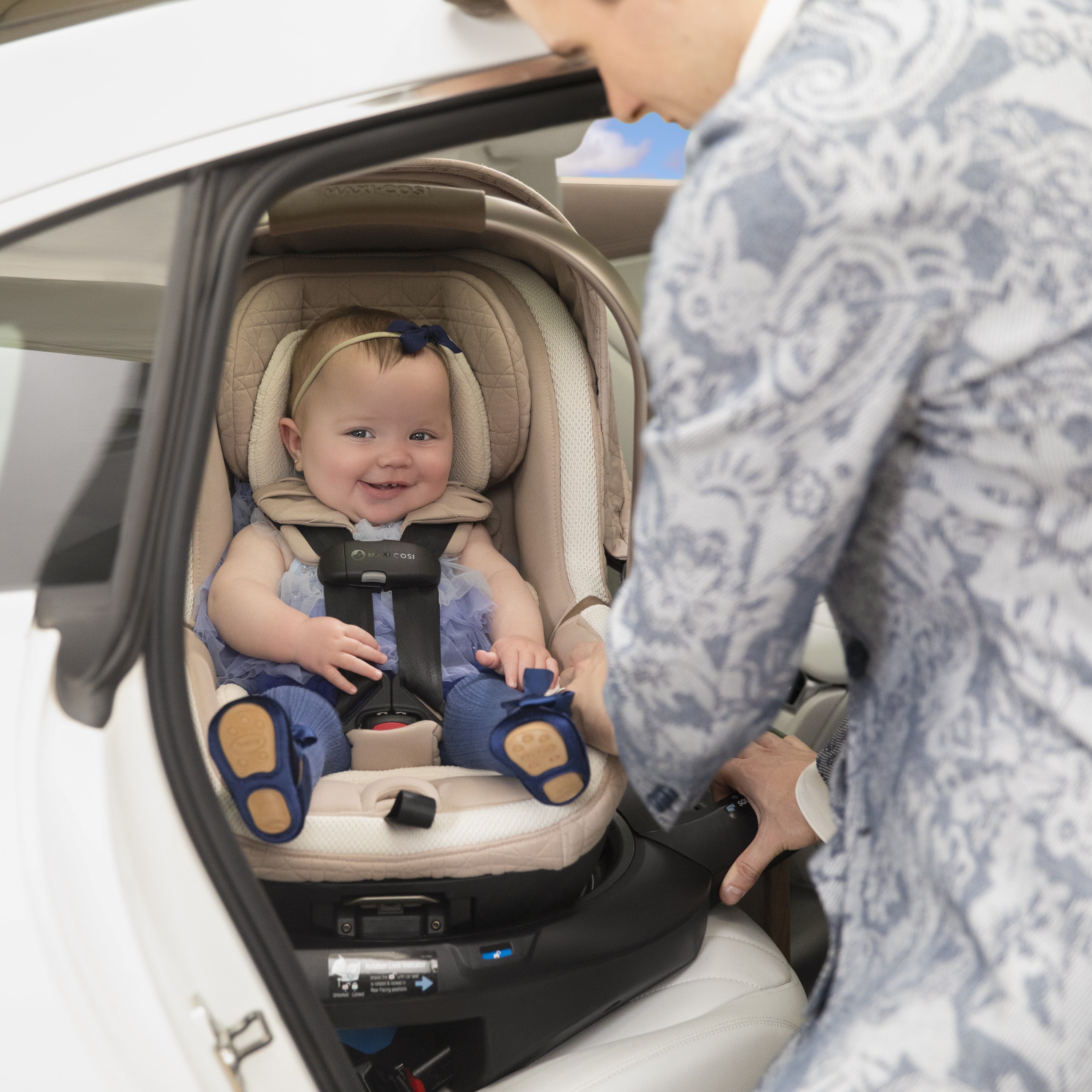 Maxi Cosi Kindred Peri 180° Rotating Baby Car Seat - Safe & Comfortable Infant Car Seat for Newborns to Toddlers - Perfect for Travel, Daily Commute & Family Outings