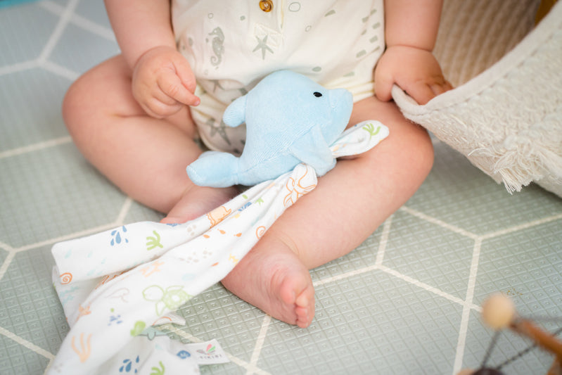 Tikiri Ocean Organic Comforter - Soft & Hypoallergenic Dolphin Print Bedding Set for Kids & Adults - Perfect for Nursery, Bedroom Decor & Cozy Sleep