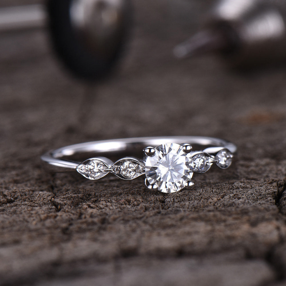 Vintage Moissanite Engagement Ring - 5mm Round Cut 0.5 Carat Moissanite & Diamond Bridal Ring in 14K/18K White Gold - Perfect for Proposals, Anniversaries & Wedding Bands