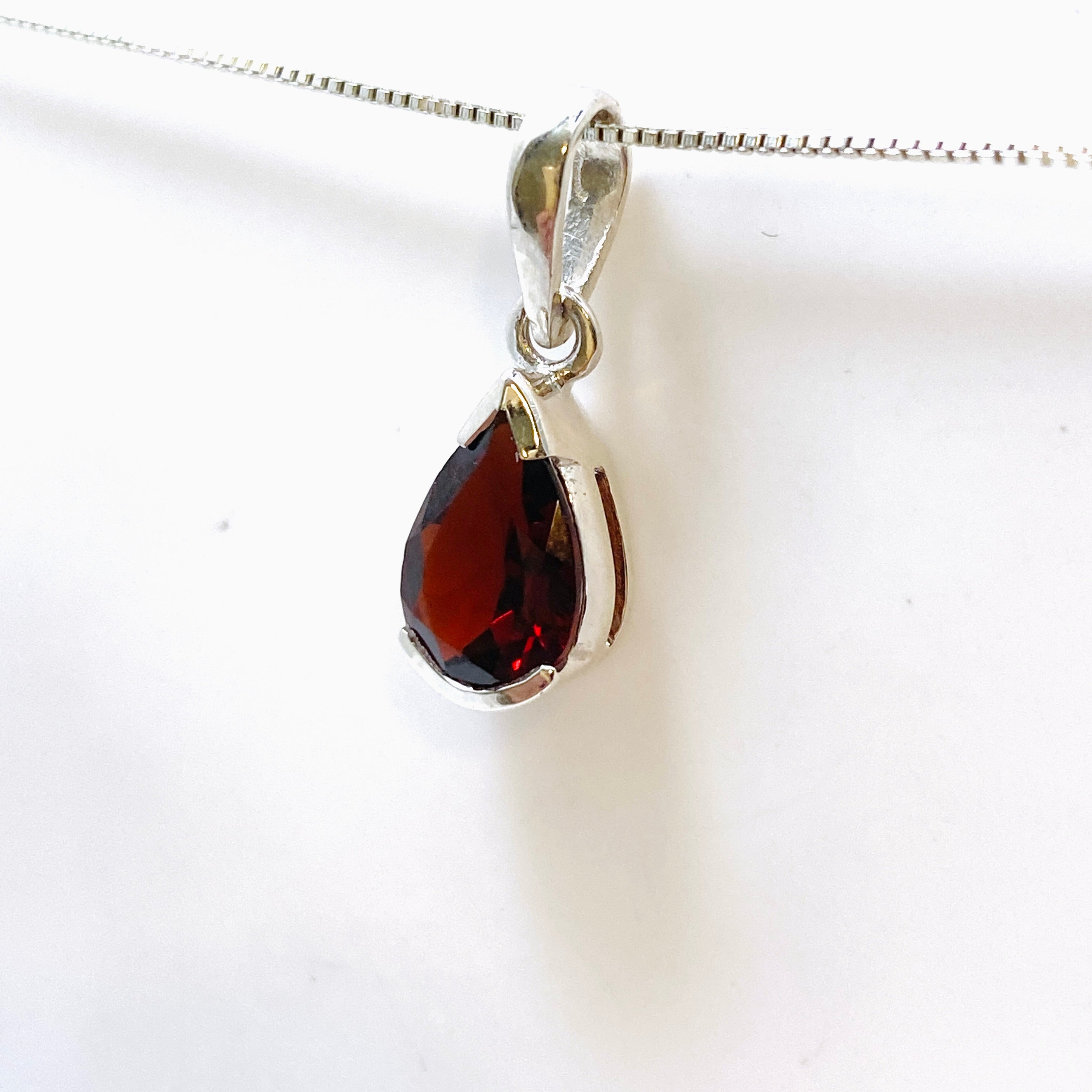 Garnet Teardrop Faceted Pendant Necklace PPGJ939 - Elegant Jewelry Gift for Women, Perfect for Weddings, Parties & Special Occasions