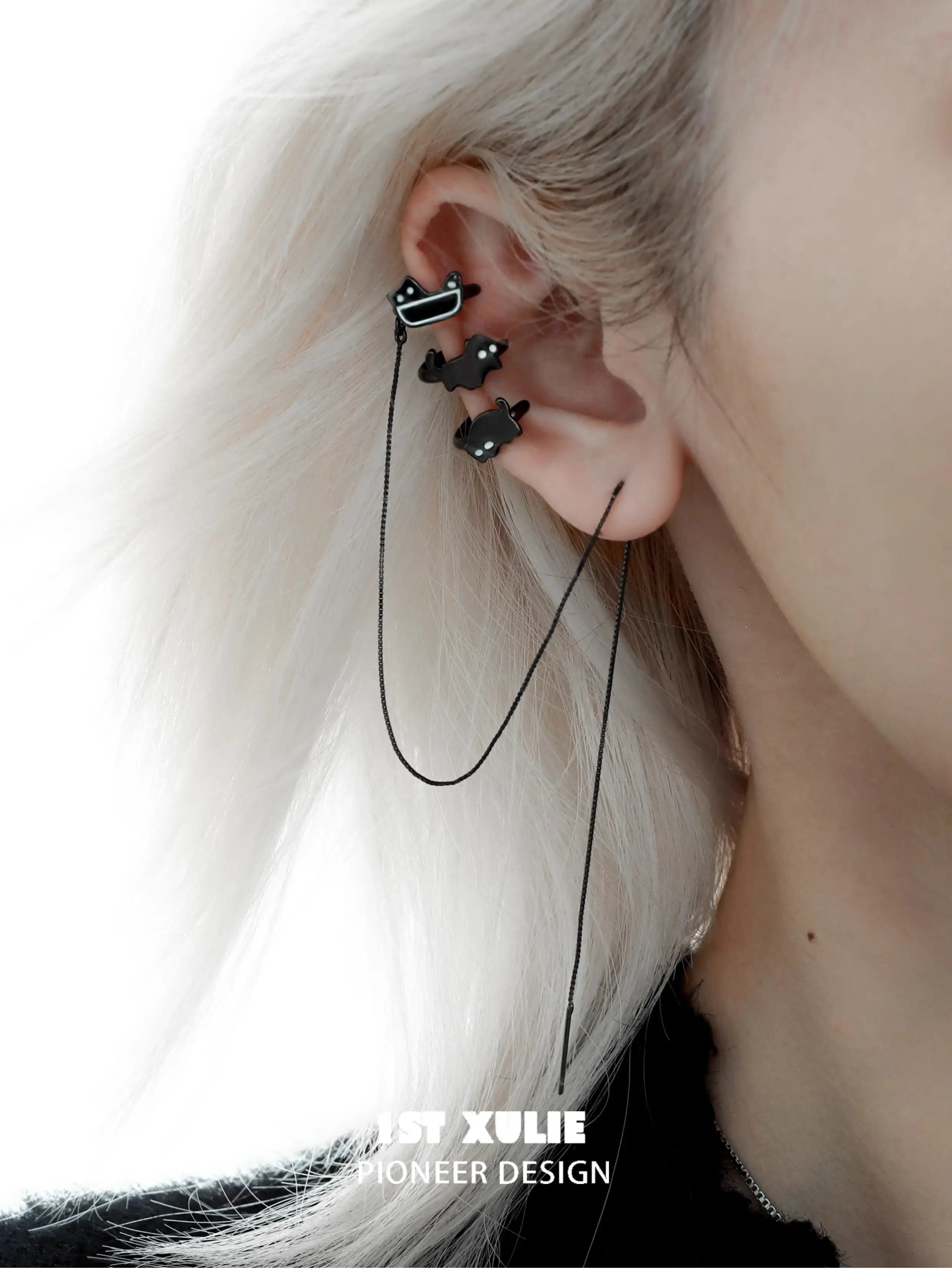18K Black Gold Plated Ghosts Black Cat Ear Clips - Gothic Jewelry for Women, Halloween Accessories, Cosplay Costume Earrings for Parties & Special Occasions
