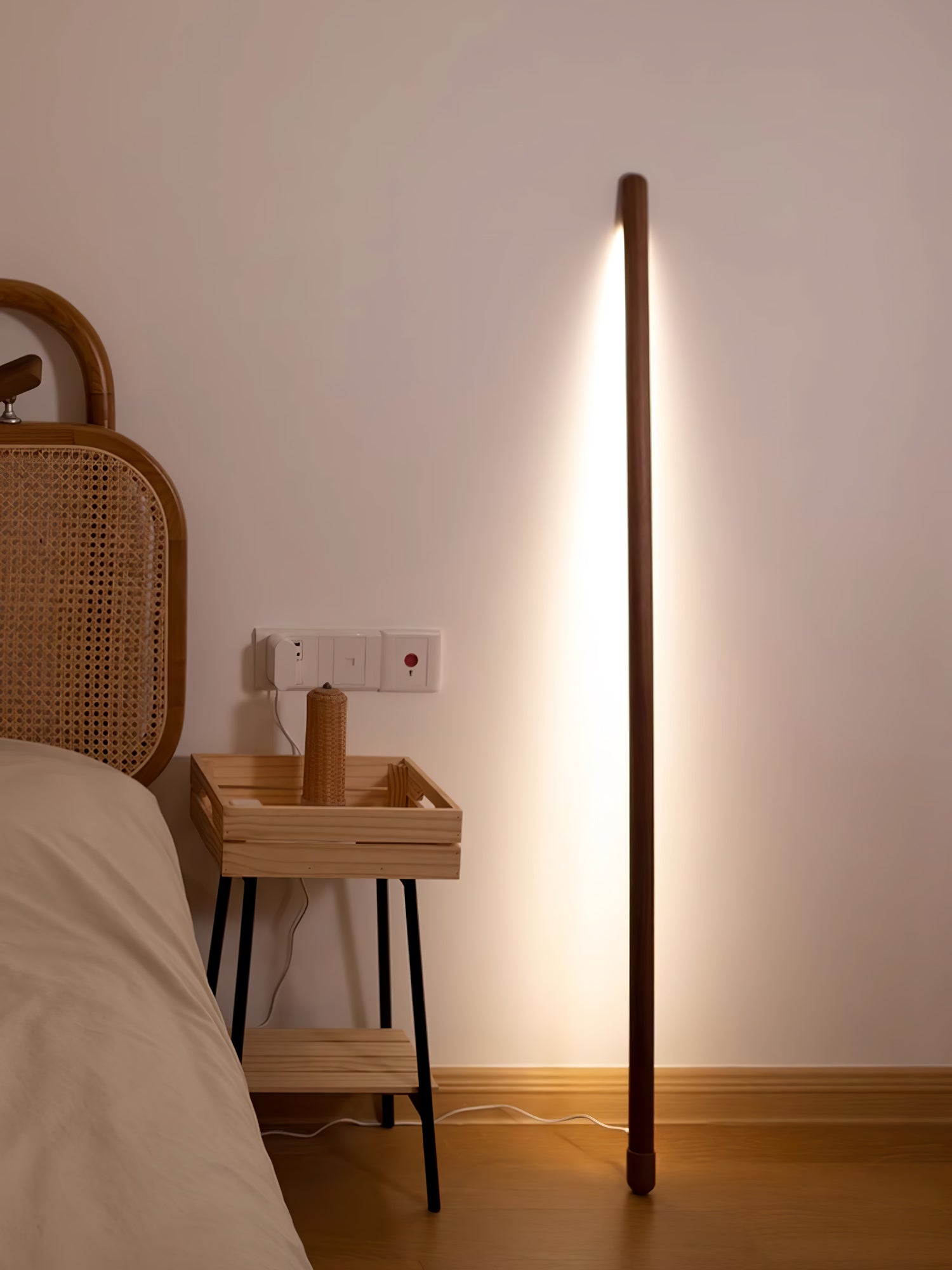 Line Assist Ambience Floor Lamp - Modern LED Standing Light for Living Room, Bedroom & Office - Adjustable Brightness & Warm White Light for Relaxation & Reading