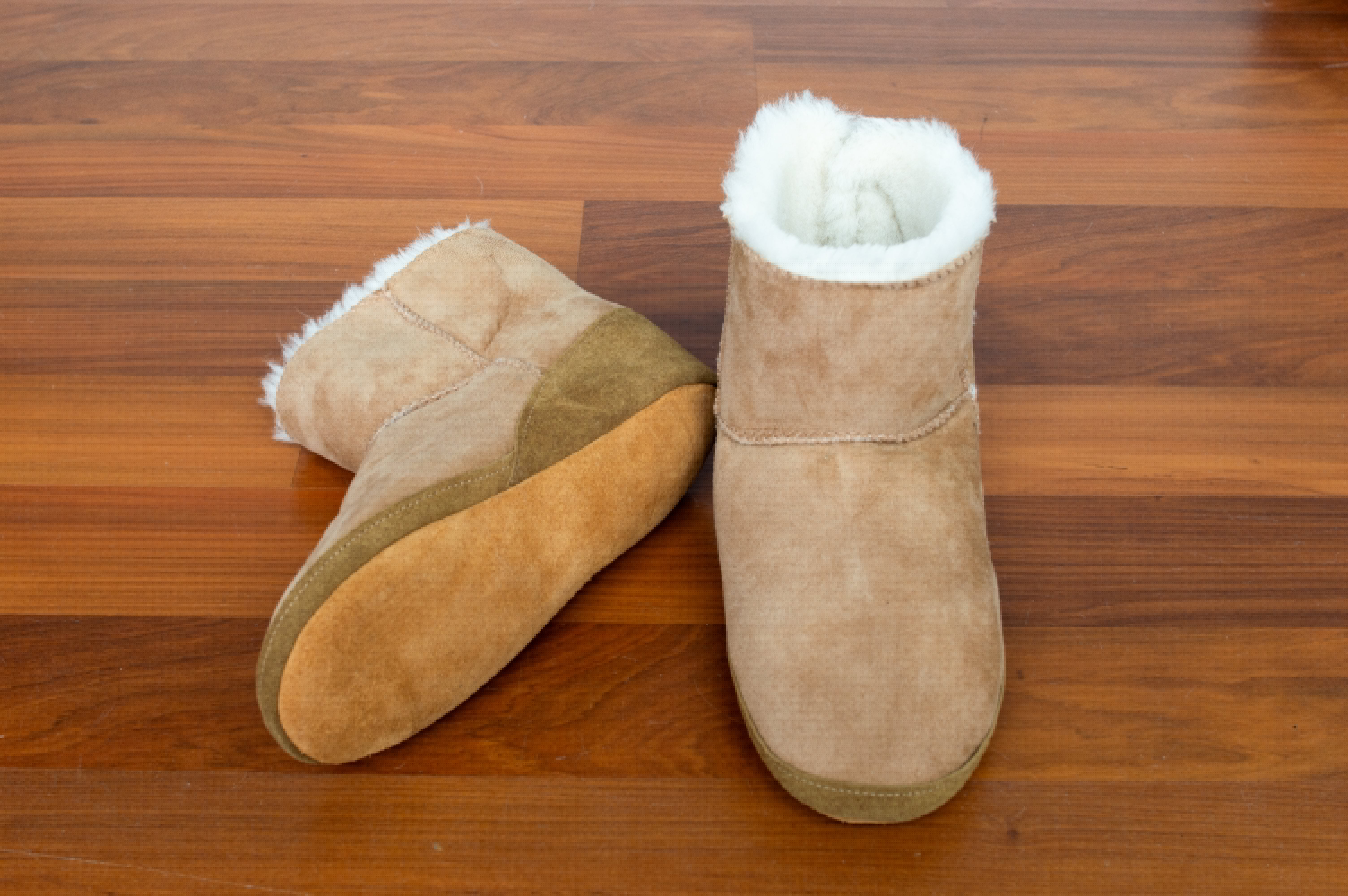 Premium Sheepskin Health Cabin Boots for Women & Men - Soft & Comfortable Indoor/Outdoor Winter Boots - Perfect for Home, Travel, and Cold Weather Wear