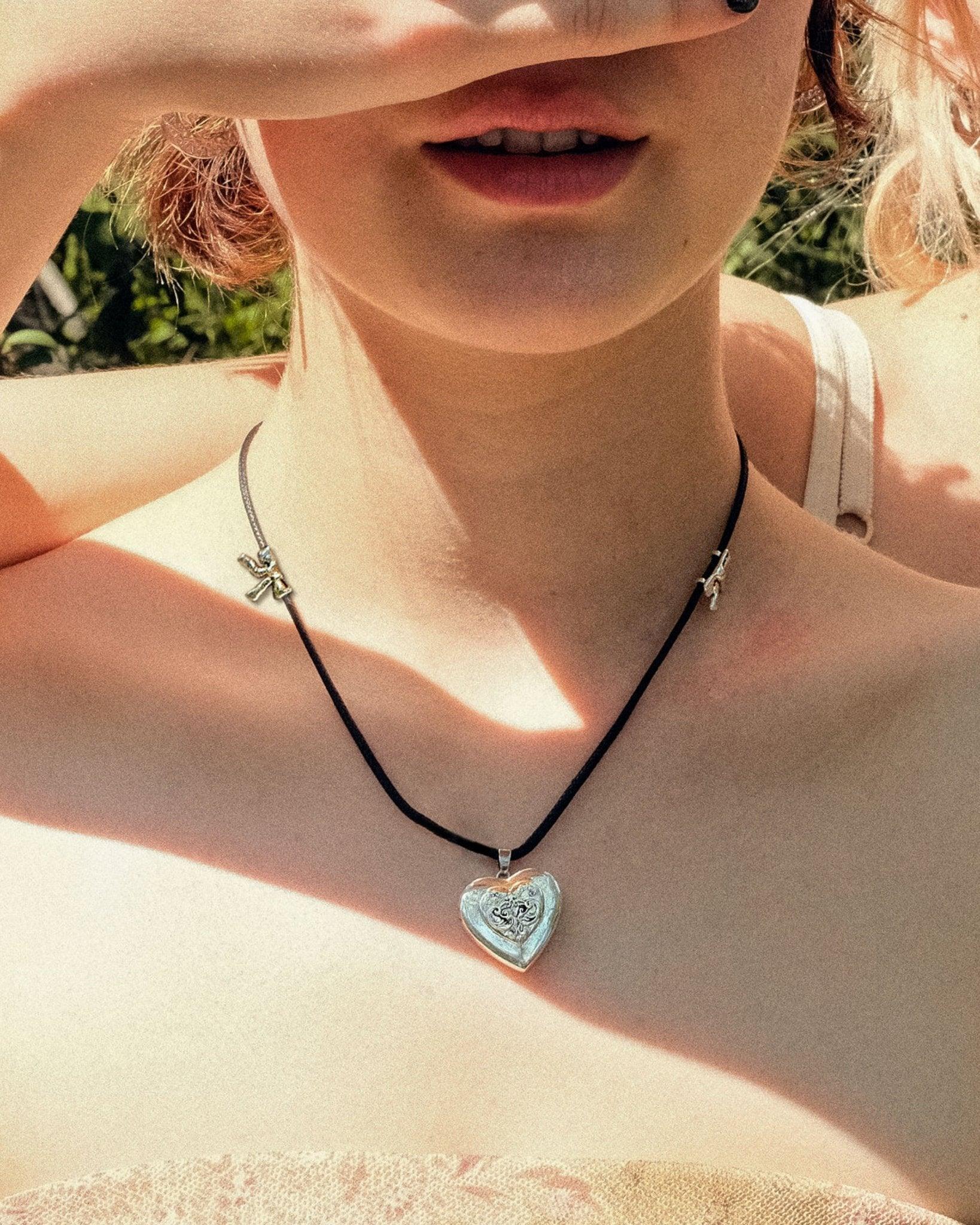 Sunny Locket Necklace - Elegant Heart Pendant with Photo Insert - Perfect for Gifts, Anniversaries & Everyday Wear