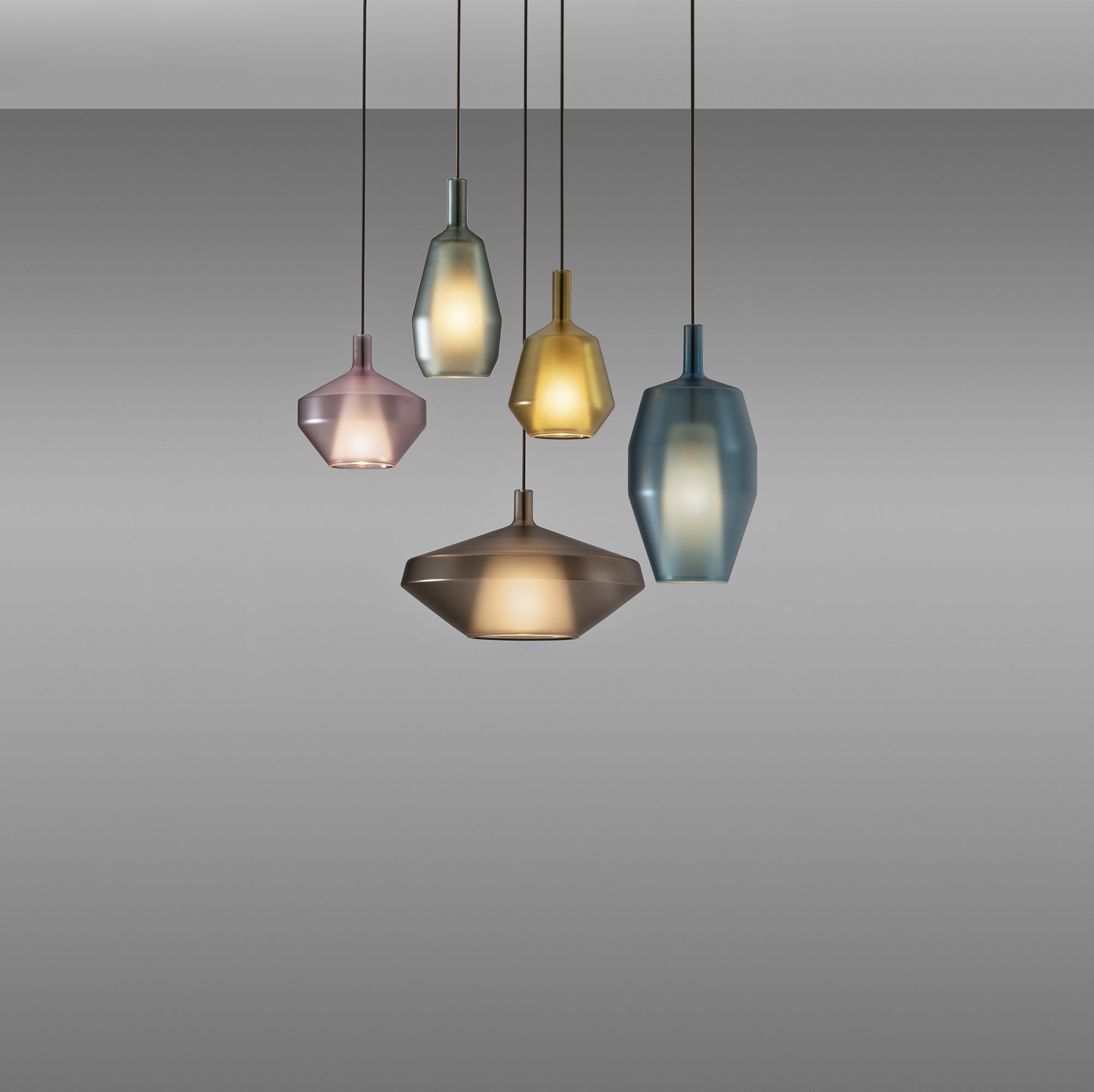 Modern Pendant Light for Kitchen Island - Elegant Hanging Ceiling Lamp for Dining Room, Living Room & Bedroom - Stylish Home Decor Lighting Fixture for Indoor Spaces