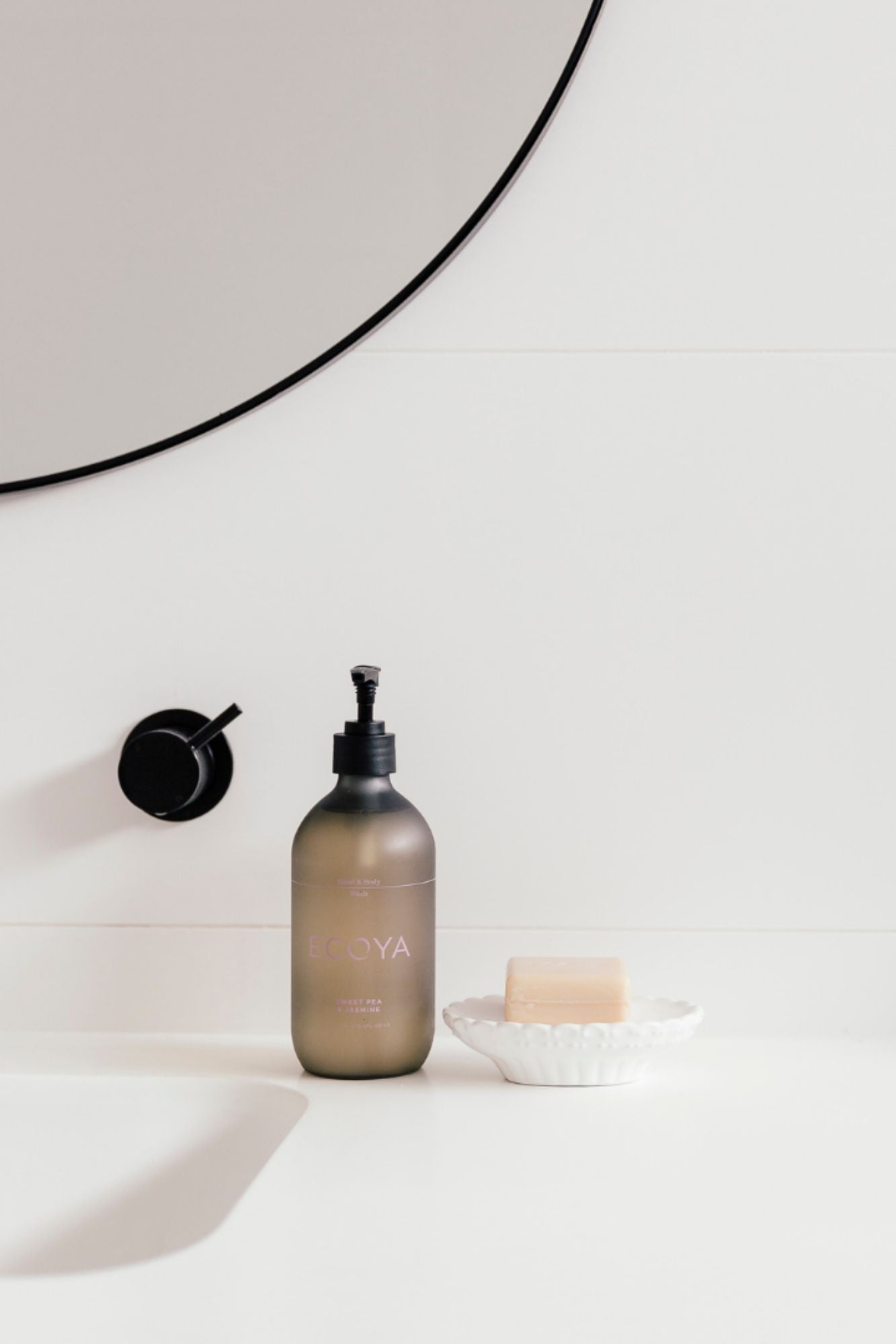 Ecoya Sweet Pea & Jasmine Hand and Body Wash - Moisturizing & Refreshing for Daily Shower & Spa Relaxation