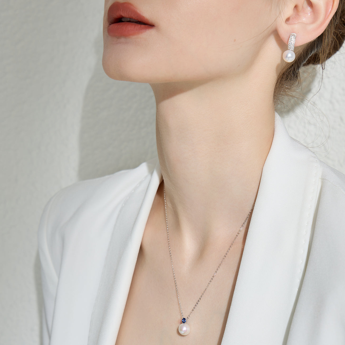 18K Solid Gold Pearl Necklace KN00108 - Elegant Women's Jewelry Gift for Wedding, Anniversary & Special Occasions