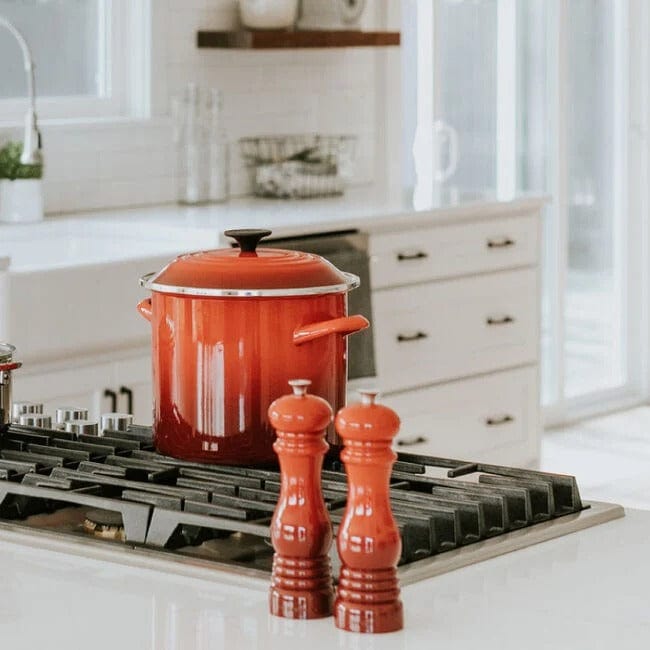 Le Creuset Classic Adjustable Pepper Mill - Premium Stainless Steel Grinder with Ceramic Mechanism, Multiple Colors (Black, White, Red) - Perfect for Kitchen, Dining Table & Gourmet Cooking