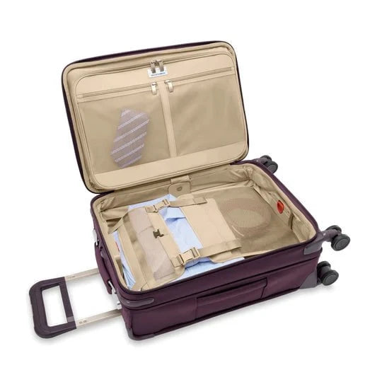 Briggs & Riley Baseline Essential Carry On Spinner Luggage - Lightweight Expandable Suitcase for Business Travel & Weekend Getaways | TSA Lock & Durable Polycarbonate Shell
