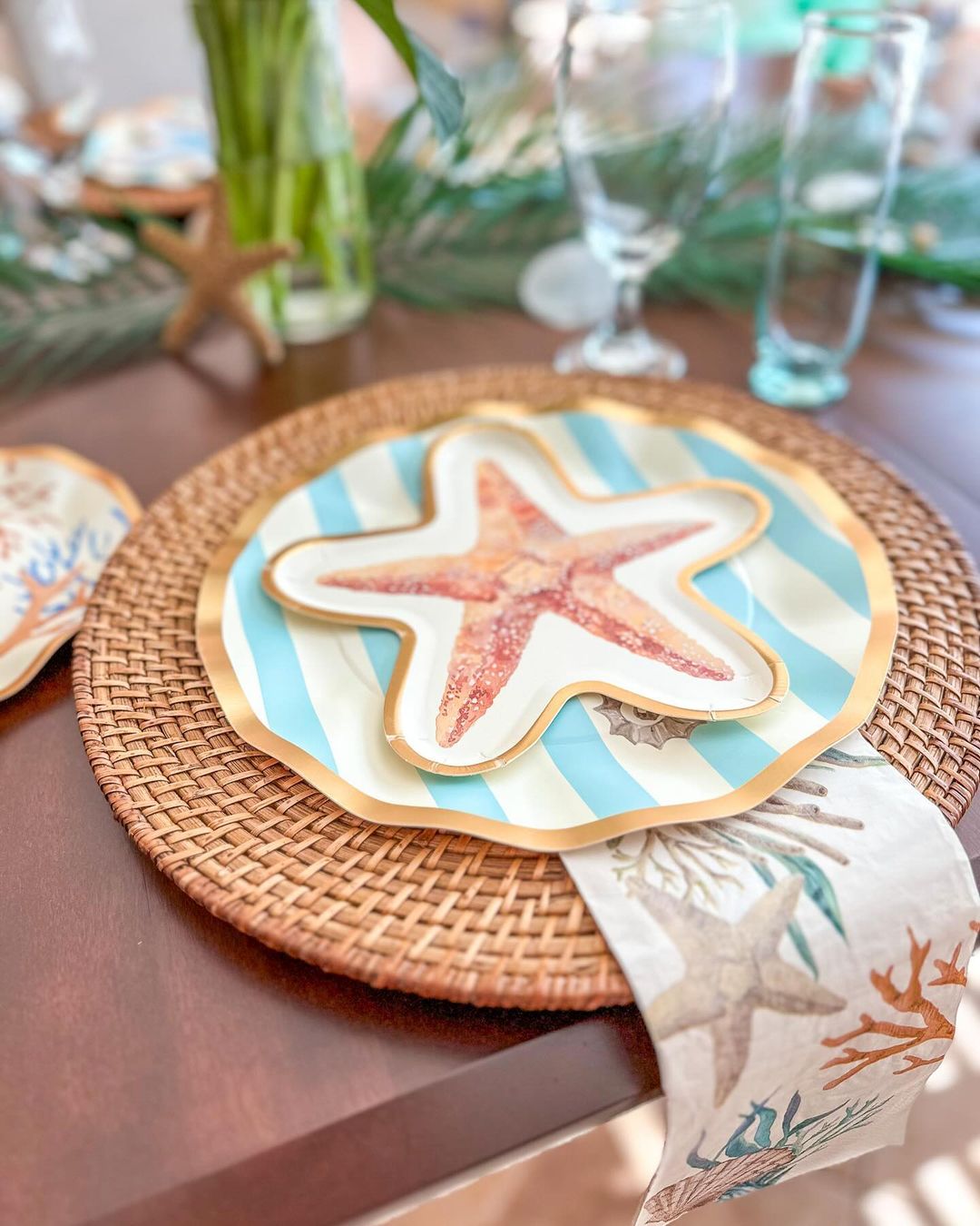 Wavy Dinner Plate Set of 8 - Elegant Ocean Wave Design Ceramic Plates for Dining, Entertaining & Home Decor | La Mer Collection