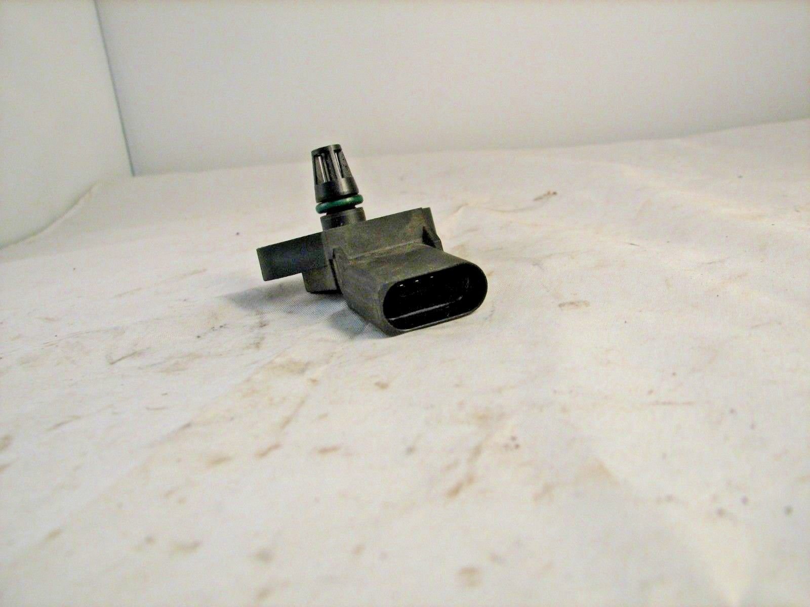 Volkswagen Pressure Sensor 038906051D - OEM Replacement Part for VW Cars - Improve Engine Performance & Fuel Efficiency | Ideal for Maintenance & Repair