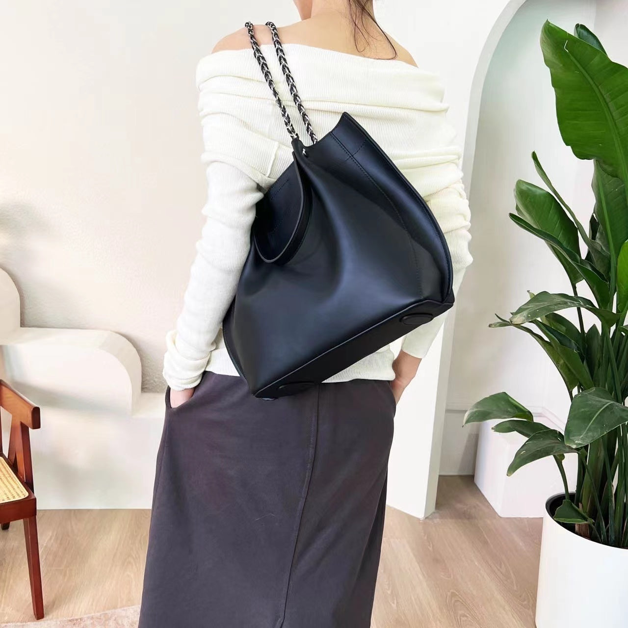 Stylish Women's Designer Handbags - Fashionable Purses & Totes for Work, Travel & Everyday Use | Luxury Leather & Vegan Options