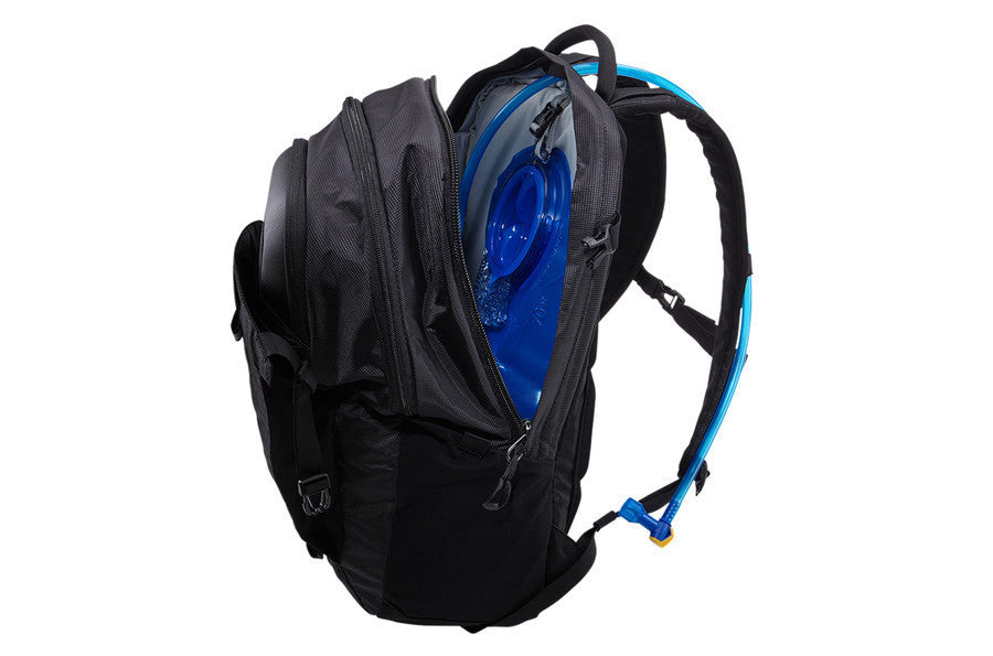 Thule EnRoute Blur 2 Daypack 24L - Lightweight Hiking Backpack with Laptop Sleeve, Water-Resistant Travel Bag for Commuting, Camping & Outdoor Adventures