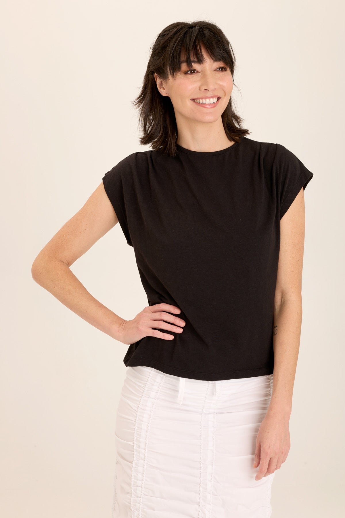 Slub Arwen Top Black - Stylish Women's Casual T-Shirt for Everyday Wear, Outfits & Layering