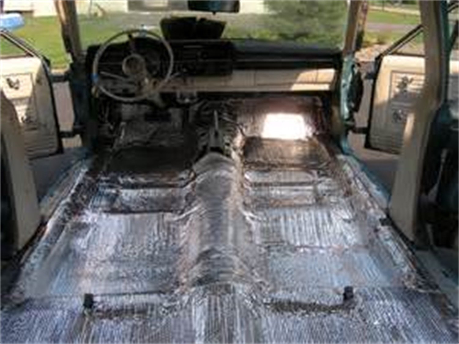 HushMat 628921 Sound Deadener & Heat Insulation Kit for 1992-1996 Ford Bronco Floor - Automotive Noise Reduction & Thermal Barrier for Quieter Ride & Temperature Control