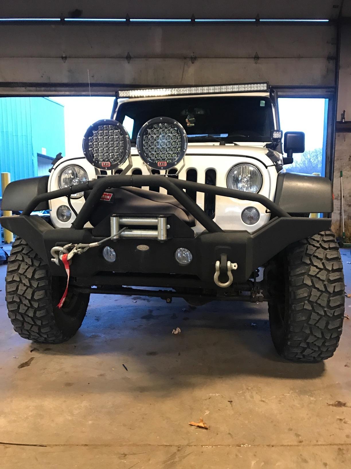 AUXTINGS 96W 9-Inch Round LED Work Light Bar - Black Spot Off-Road Fog Driving Lights for SUV, Jeep, Truck, Boat - Roof, Bumper, or Grill Mount - Perfect for Night Driving, Camping & Off-Road Adventures