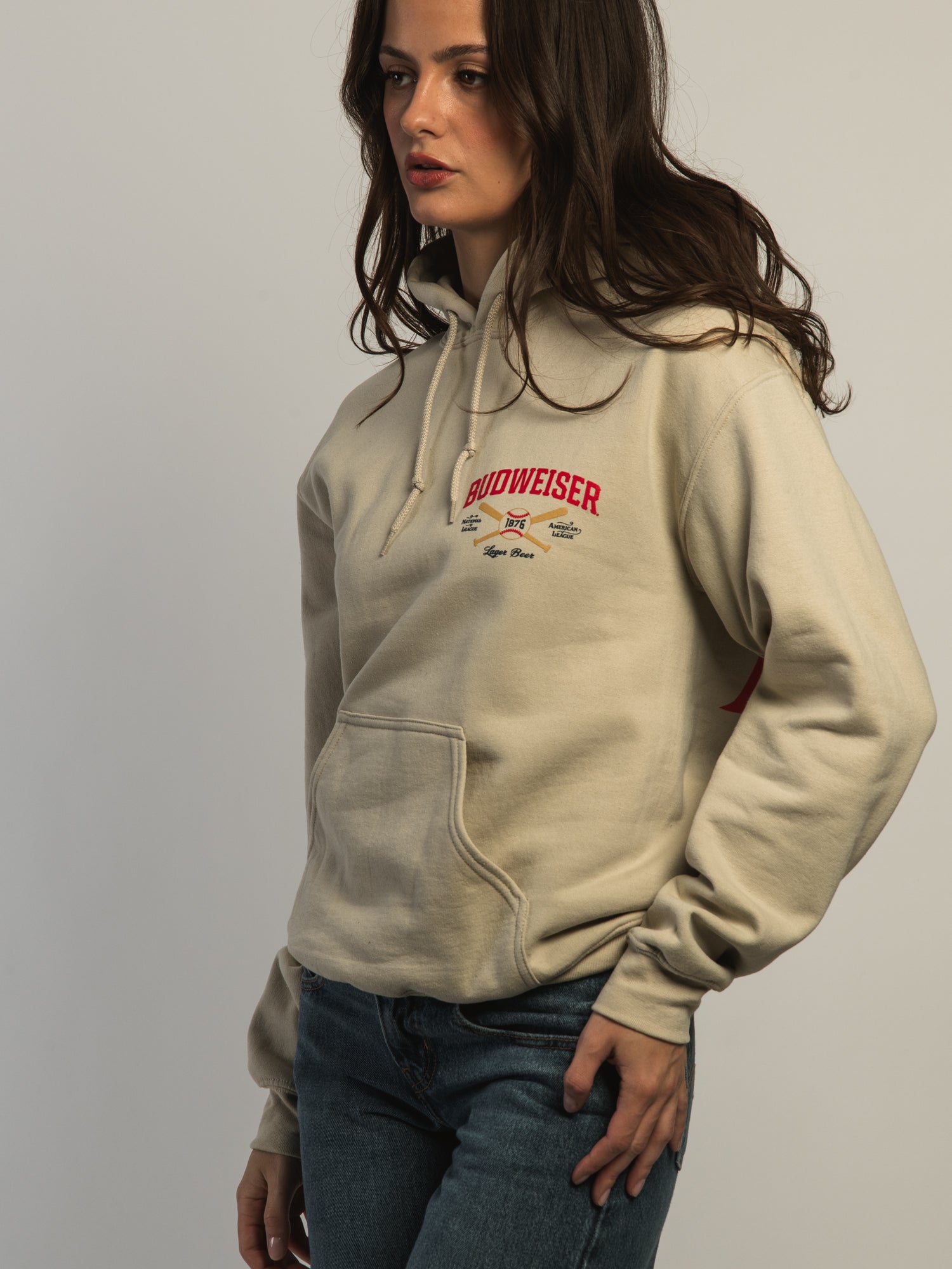 Budweiser Clydesdale Pullover Hoodie - Stylish & Comfortable Sweatshirt for Men & Women - Perfect for Casual Wear, Sports & Outdoor Activities