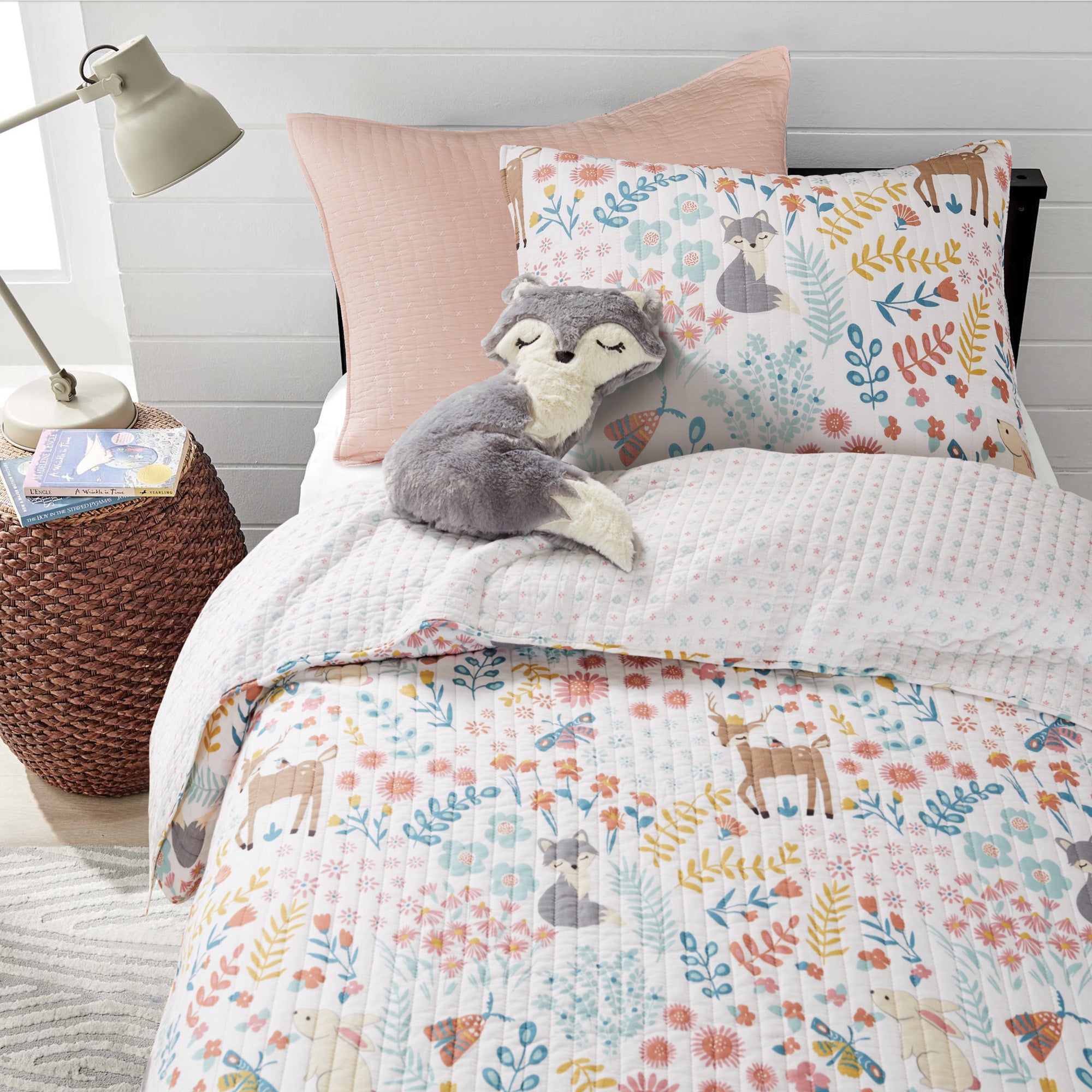Luxury Fancy Forest Quilt Set - Soft Queen Size Bedding with Nature Inspired Design - Perfect for Cozy Bedrooms, Guest Rooms & Cabin Retreats