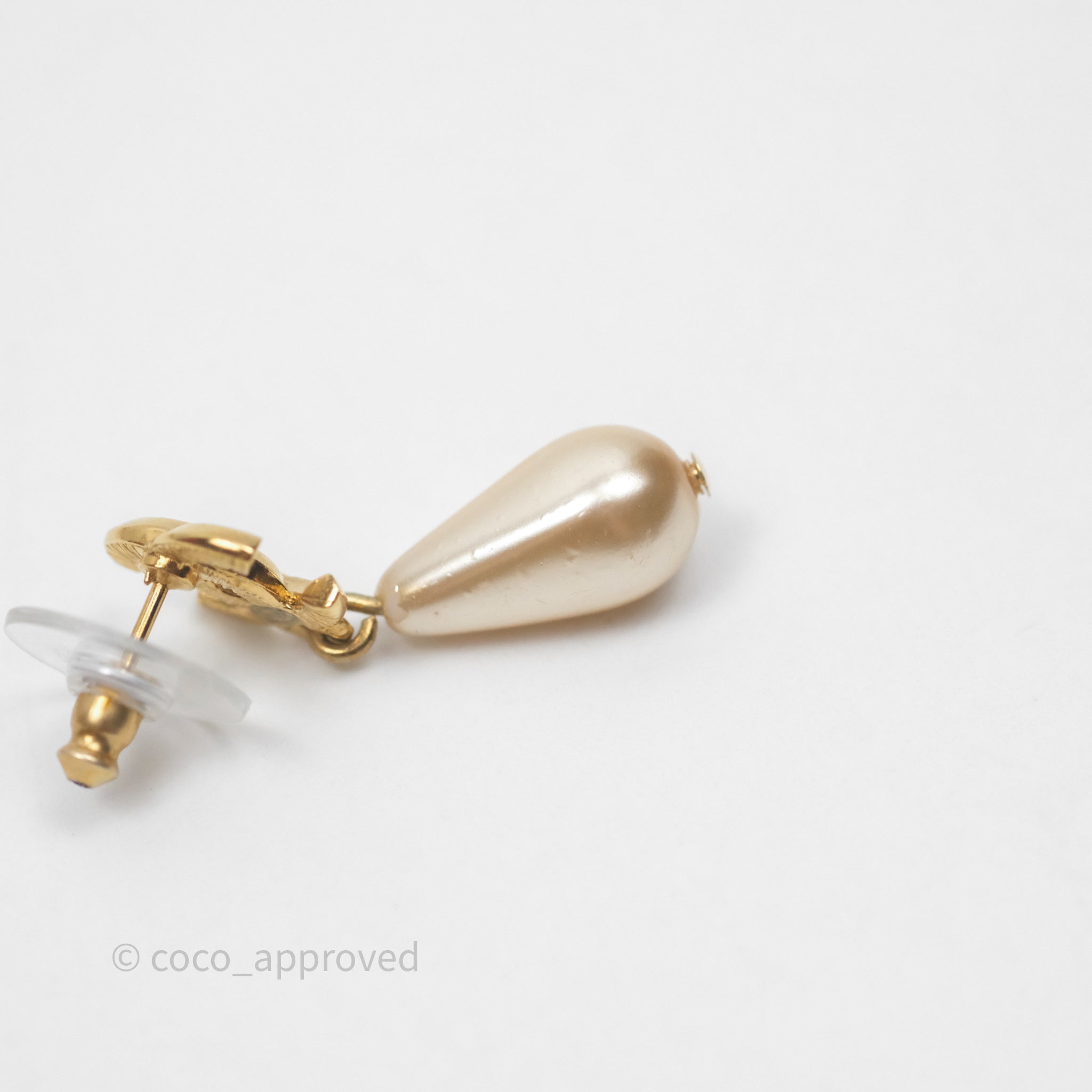 Chanel CC Drop Pearl Earrings in Gold Tone - Luxury Pearl Dangle Earrings for Women, Perfect for Parties, Weddings & Special Occasions