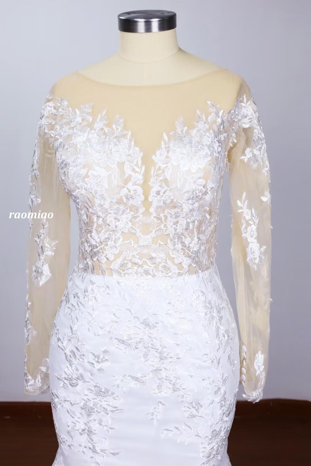 Elegant White Mermaid Wedding Dresses with Long Sleeves & Lace Details - Perfect for Bridal Ceremonies, Formal Weddings & Romantic Photos