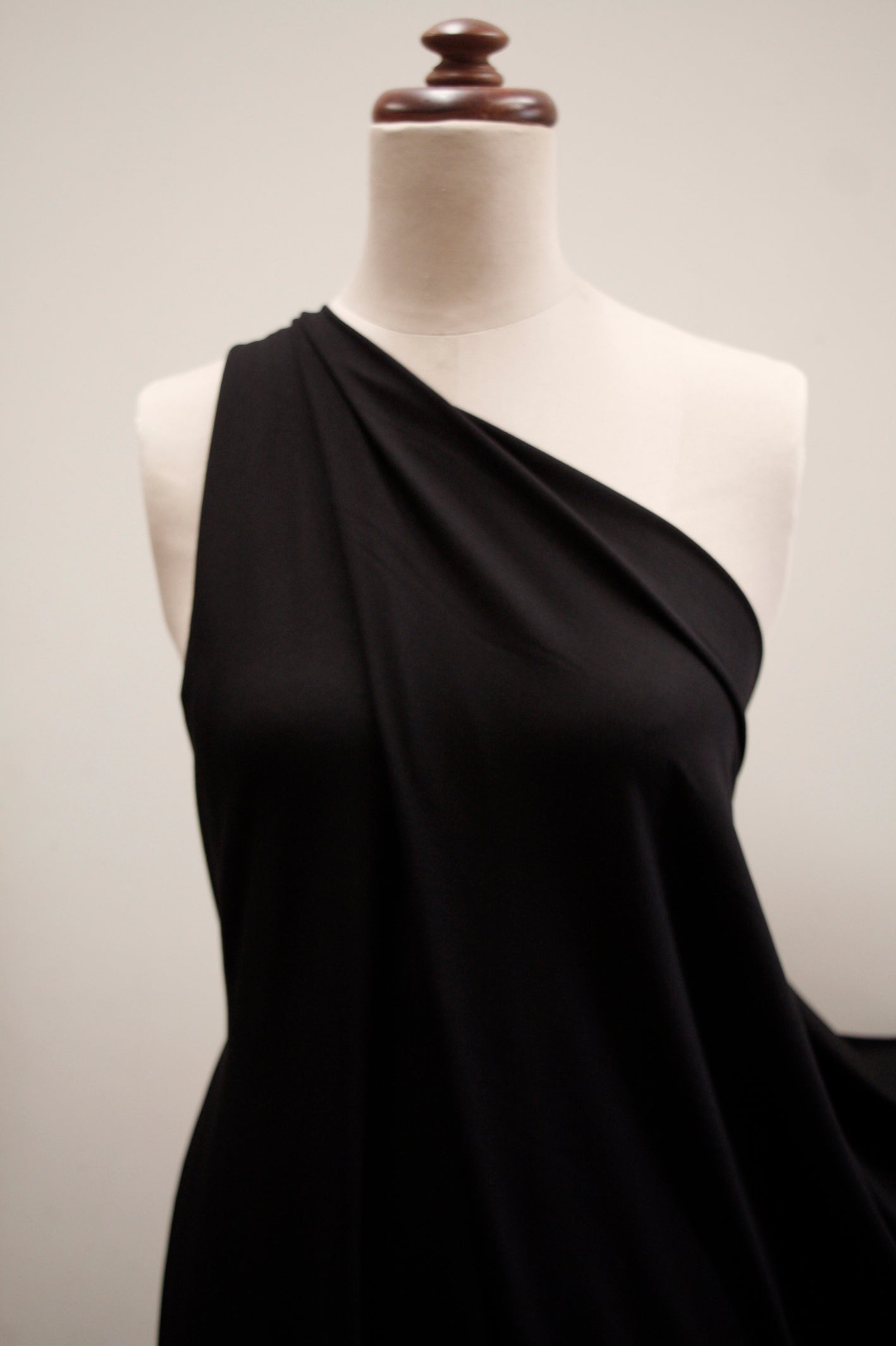 Premium Black Jersey - Comfortable & Breathable for Sports & Casual Wear - Perfect for Football, Basketball & Everyday Outfits