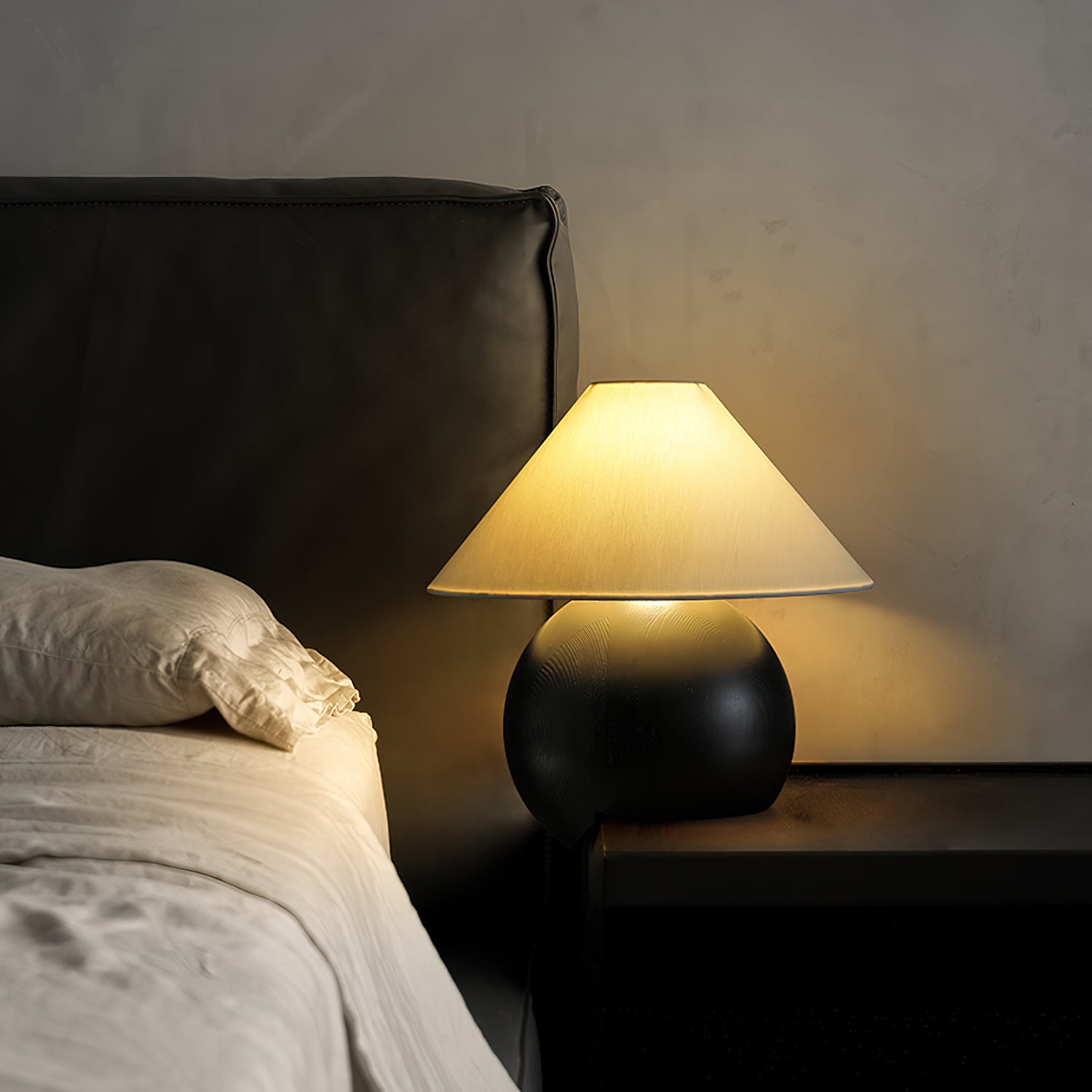Modern Wooden Corner Log Table Lamp - Rustic Home Decor for Living Room, Bedroom & Office - Warm Ambient Lighting for Cozy Spaces