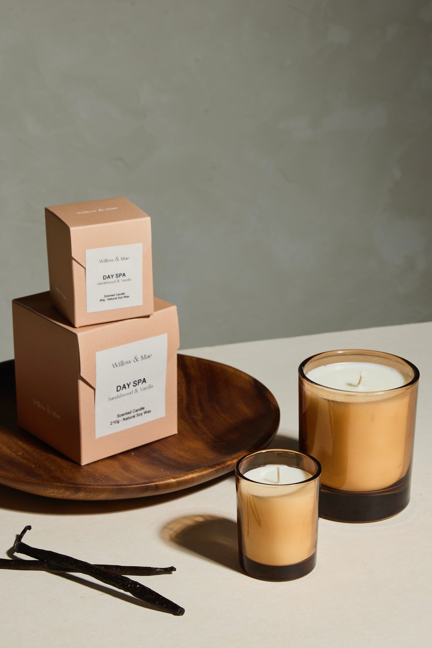 Premium Day Spa Sandalwood & Vanilla Scented Soy Candle - 210g Relaxing Aromatherapy Candle for Home, Bathroom, Yoga & Meditation Spaces
