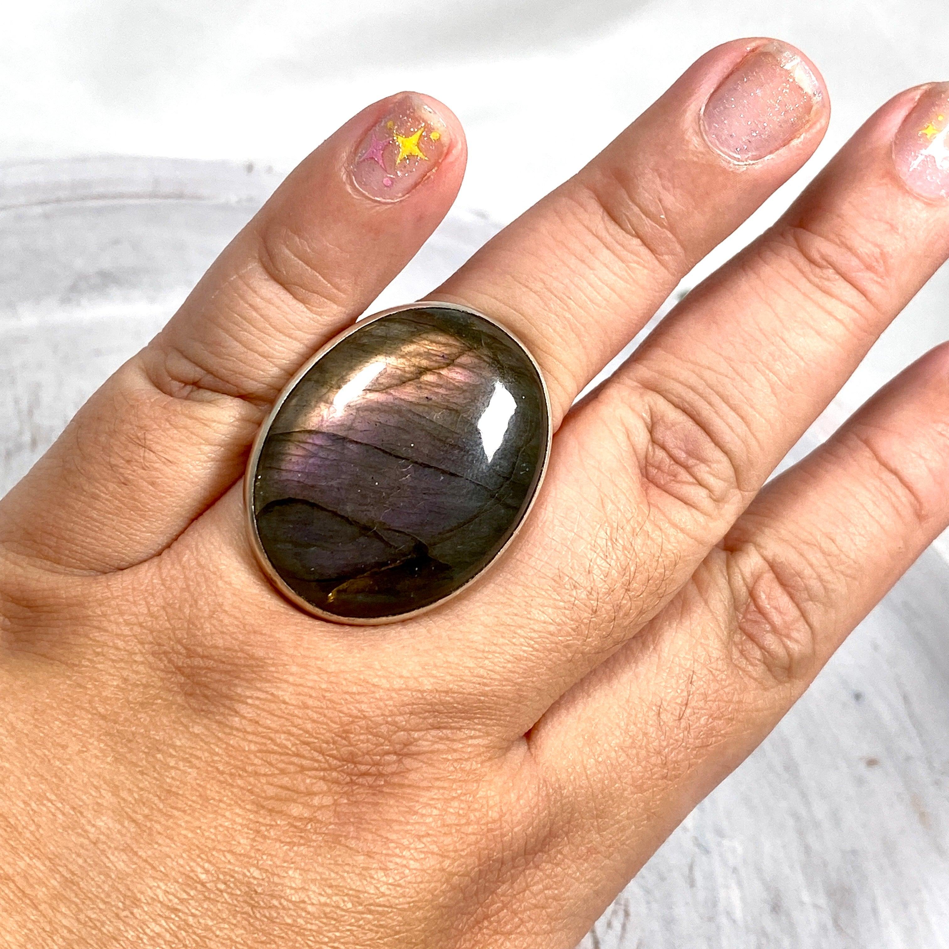 10K Gold Purple Labradorite Oval Ring for Women - Elegant Gemstone Jewelry for Everyday Wear & Special Occasions | KRGJ1001