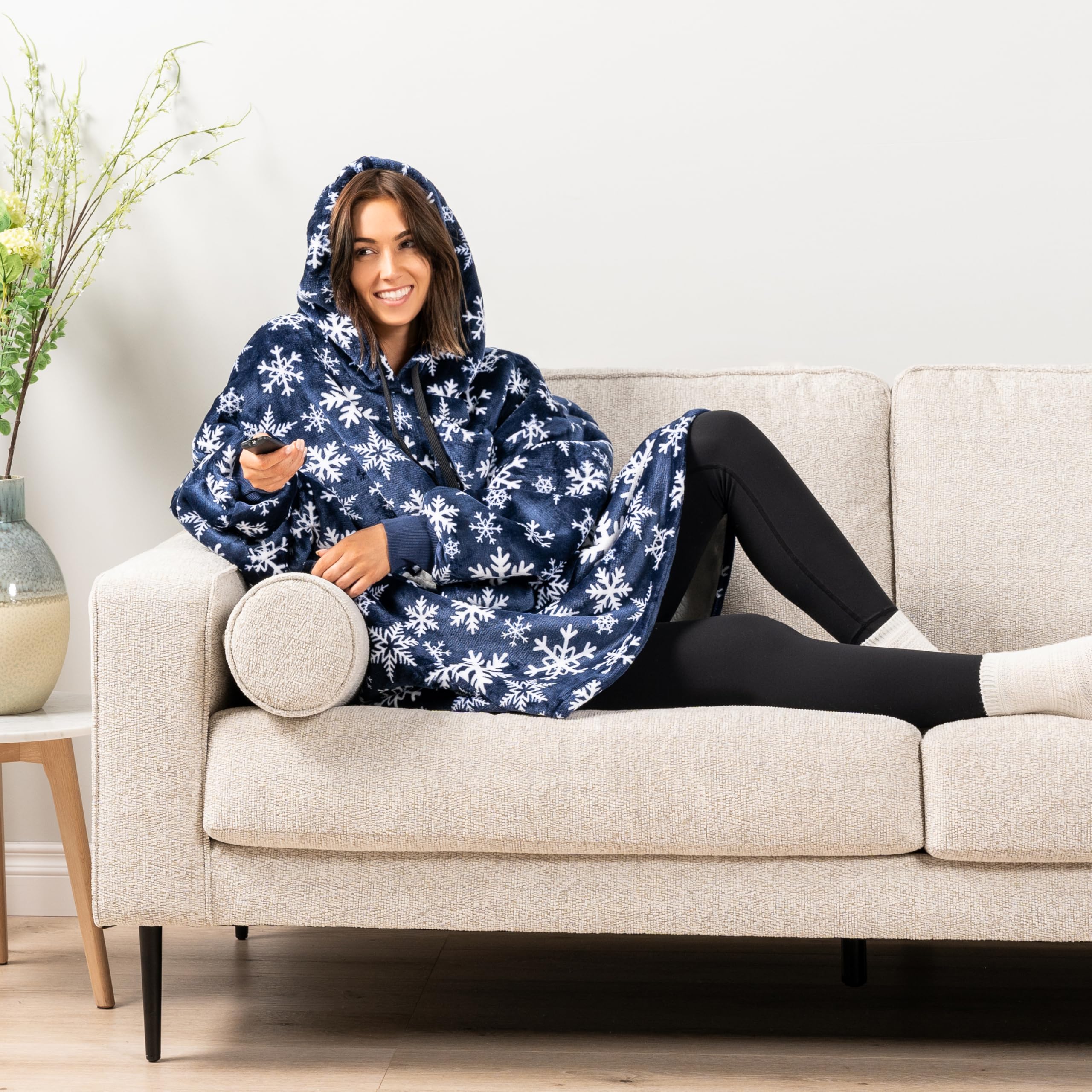 PAVILIA Women's Sherpa Wearable Blanket Hoodie - Oversized Fleece Hooded Sweatshirt for Men & Women | Cozy Loungewear for Home, Camping & Outdoor Activities
