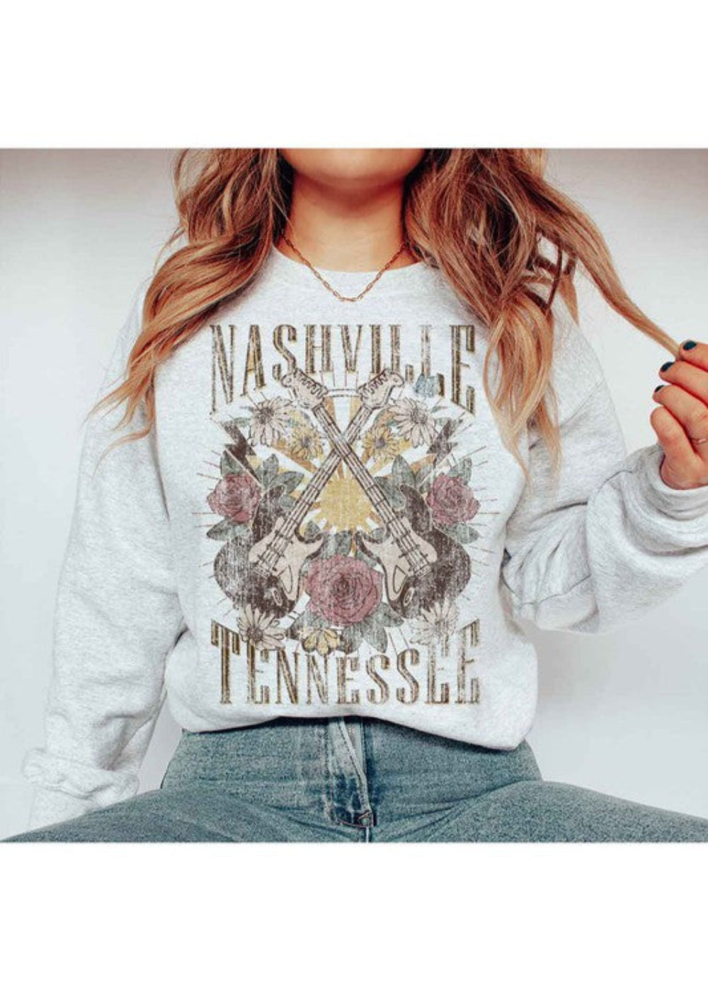Nashville Tennessee Graphic Sweatshirt for Women - Curvy Fit Plus Size Pullover - Perfect for Casual Outings & Travel Souvenirs