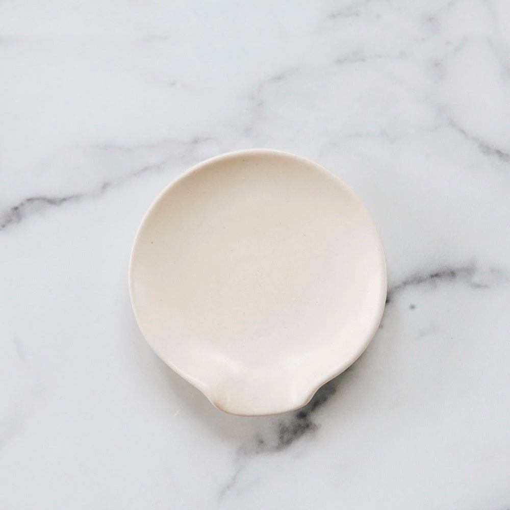 Premium Ceramic Spoon Rest - Heat-Resistant & Stylish Kitchen Accessory for Cooking, Dining, and Countertop Decor