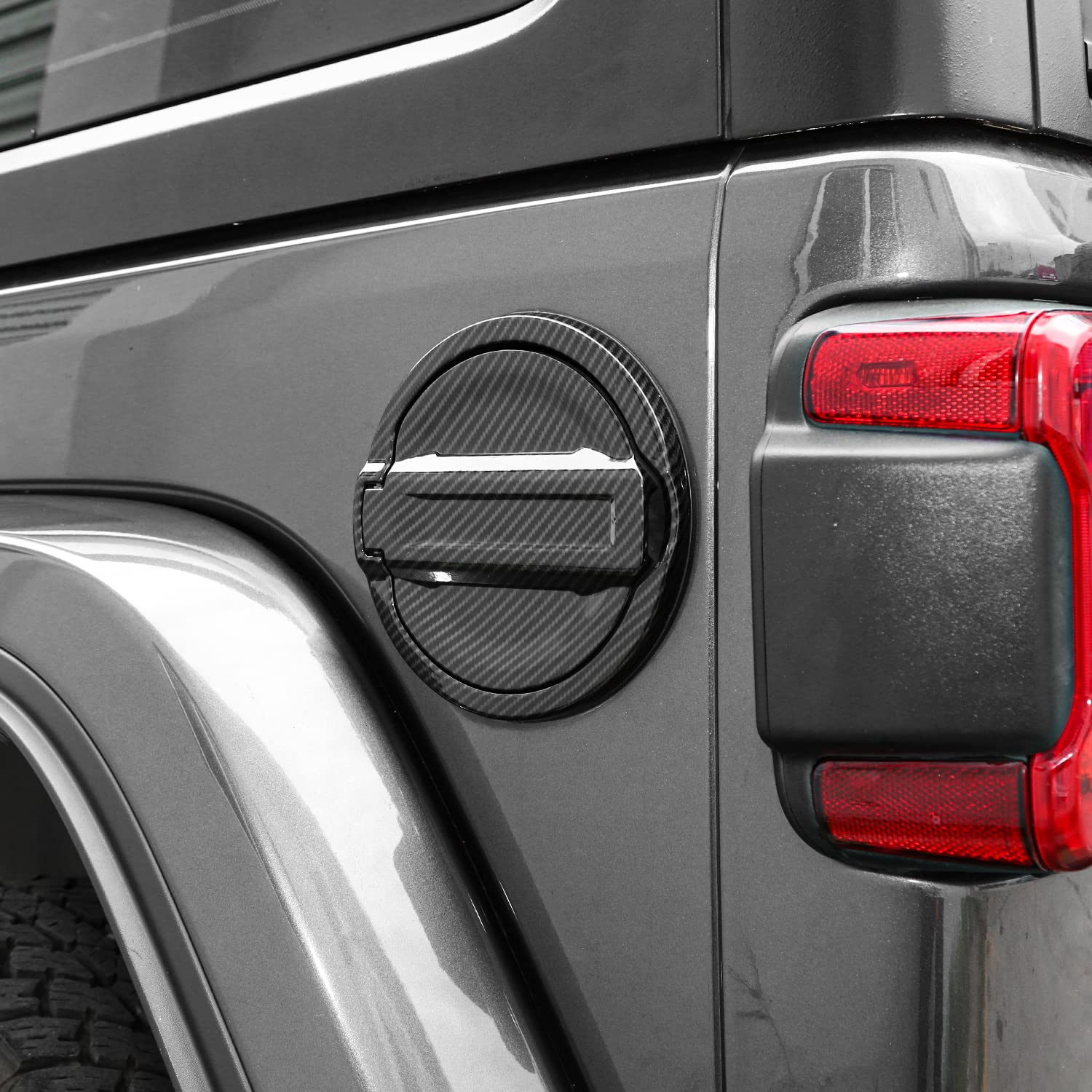 Carbon Fiber & Aluminum Alloy Fuel Tank Cover for 2018-2025 Jeep Wrangler JL (2/4 Door) - Gas Cap Protector & Exterior Accessory - Perfect for Off-Roading, Car Shows & Daily Driving Protection