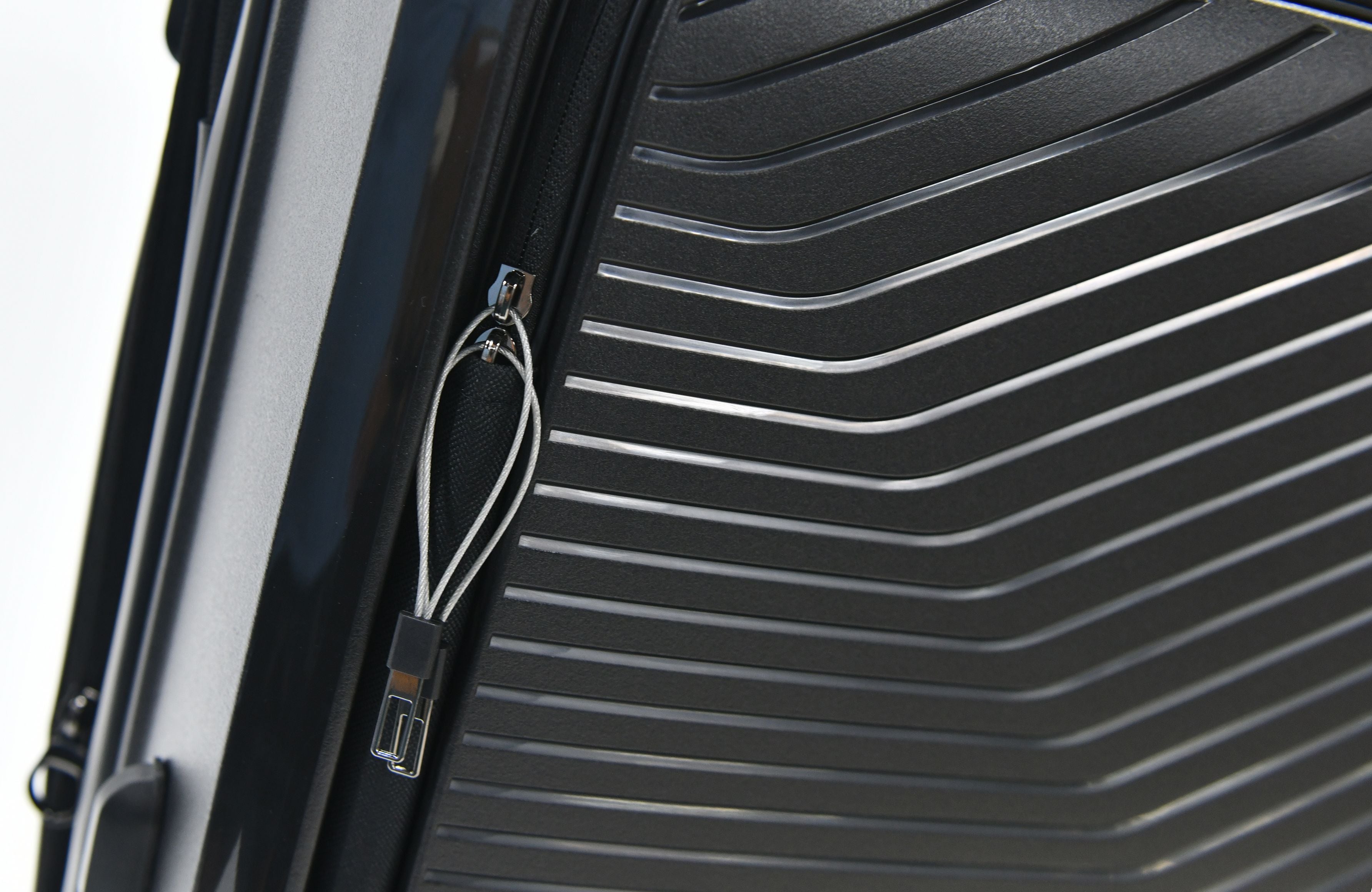 Tosca Space X 25in Medium Dual Opening Suitcase - Black Luggage for Travel & Business Trips | Carry-On & Check-In Friendly