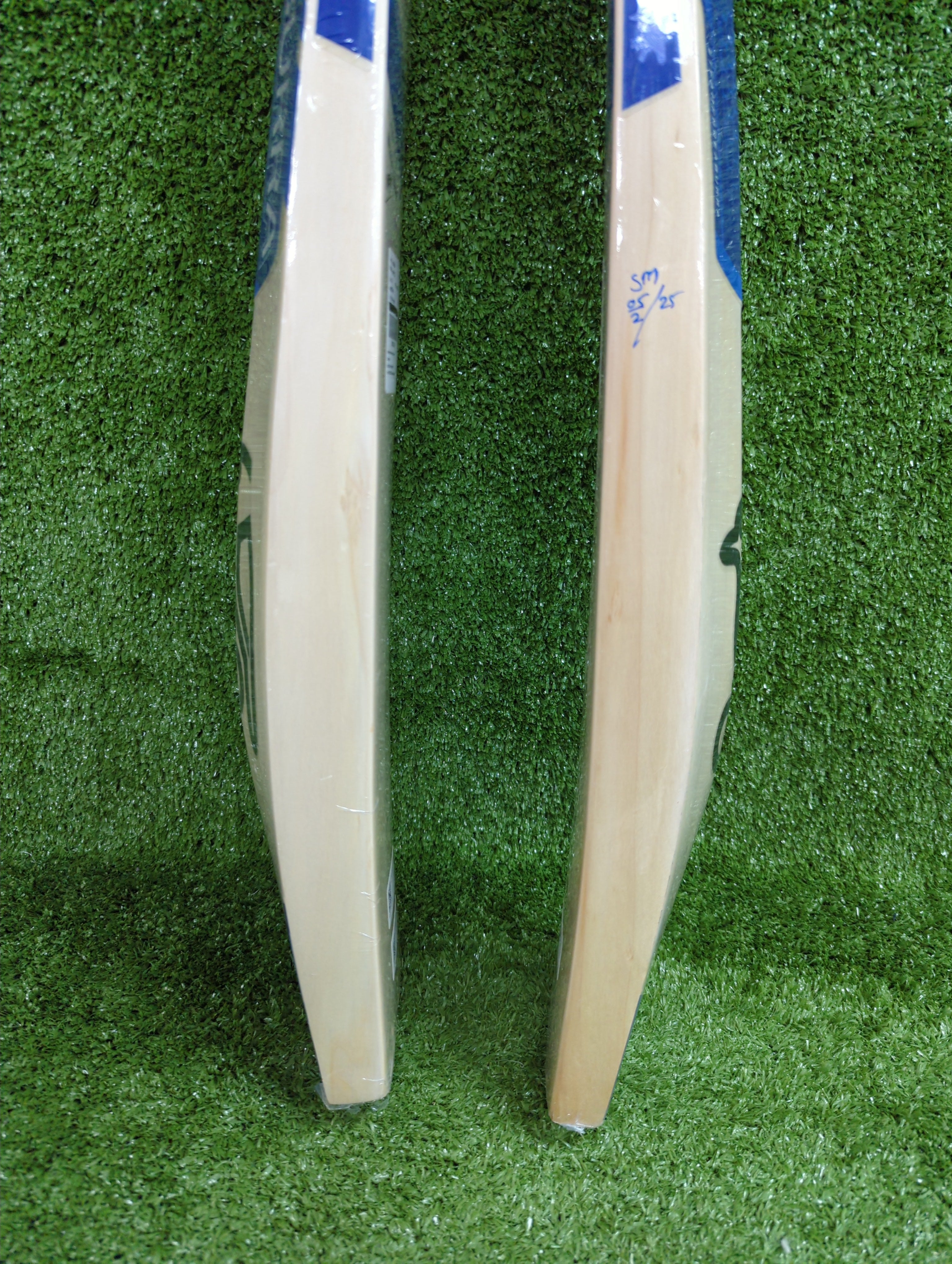 Kookaburra Pace Pro 2.1 English Willow Cricket Bat - Premium Performance Cricket Equipment for Professional Players | Perfect for Matches, Training & Club Games