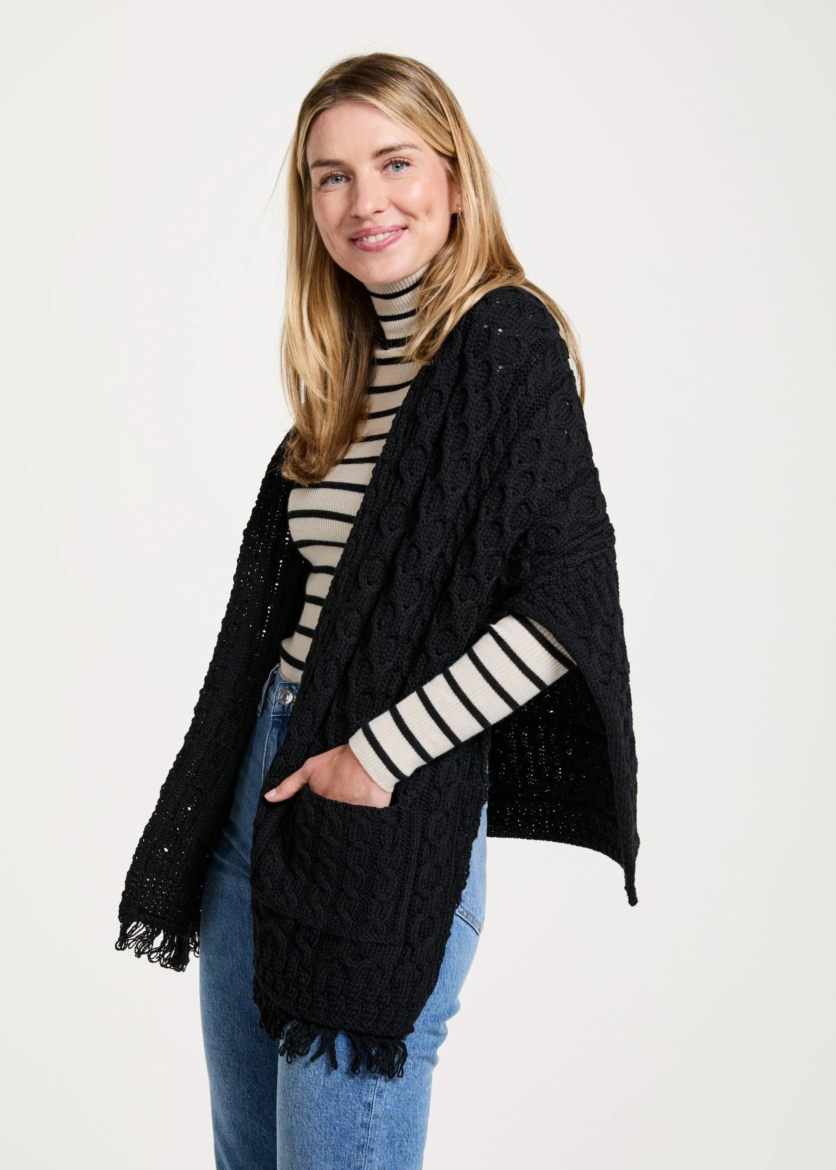 Black Aran Pocket Shawl - Warm & Stylish Wrap for Women - Perfect for Fall, Winter & Outdoor Activities