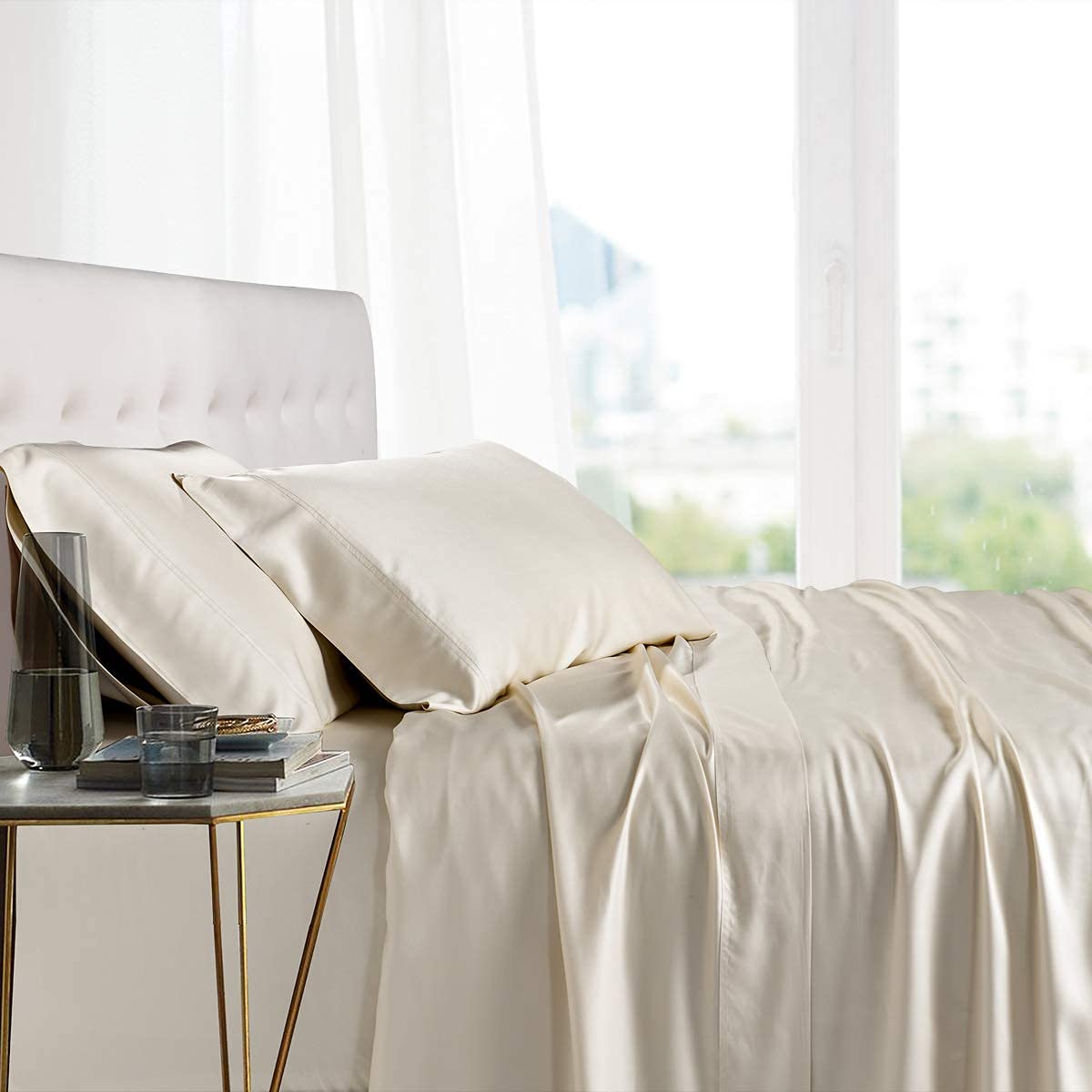 Mulberry Silk 4-Piece Bedding Set - 22 Momme Pure Silk Sheets with 15