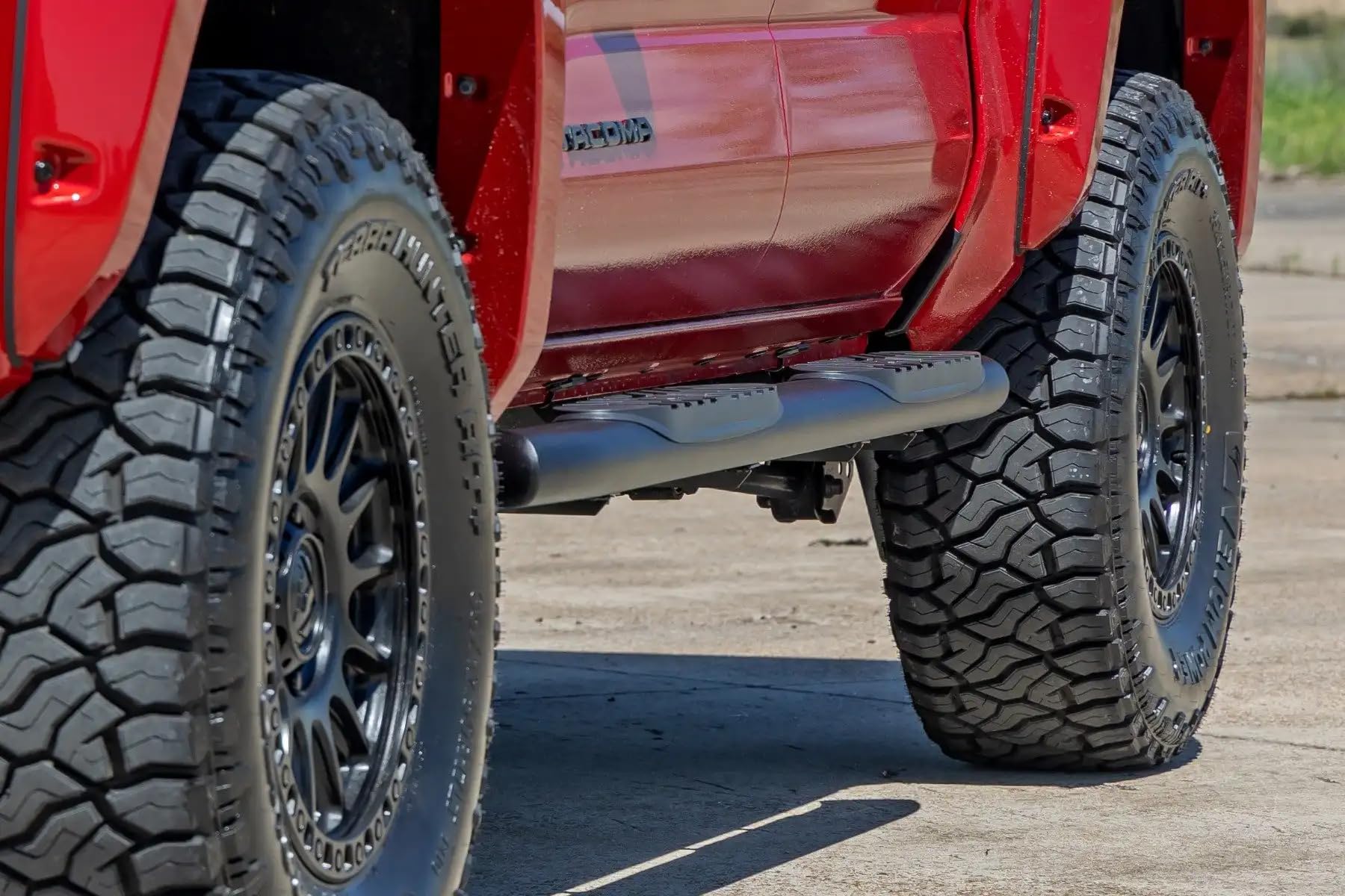 Rough Country Oval Nerf Steps for Toyota Tacoma (2024-2025) Double Cab - OEM Style Side Steps with Built-in Rails | Off-Road Protection & Easy Entry for Pickup Trucks