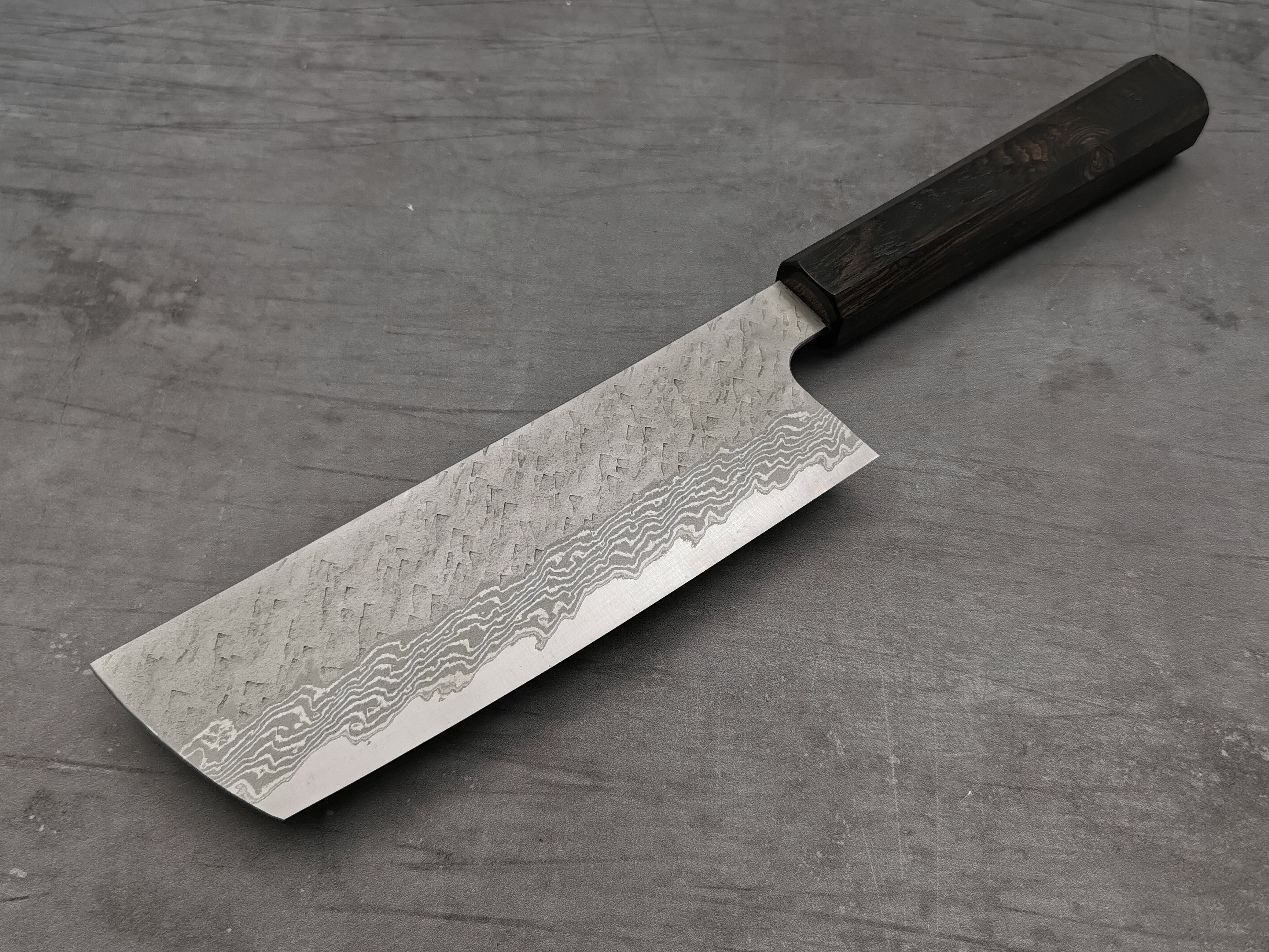 Nigara Hamono VG10 Damascus Nakiri Knife - Japanese Chef Knife for Vegetable Cutting, Slicing & Chopping - Perfect for Home Kitchen, Professional Cooking & Sushi Preparation