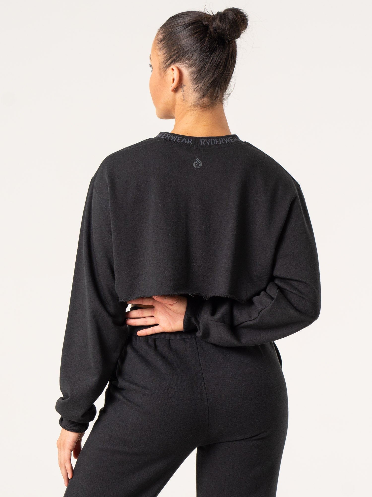 Stylish Black Cropped Sweater for Women | Trendy Short Pullover | Perfect for Casual Outfits & Layering