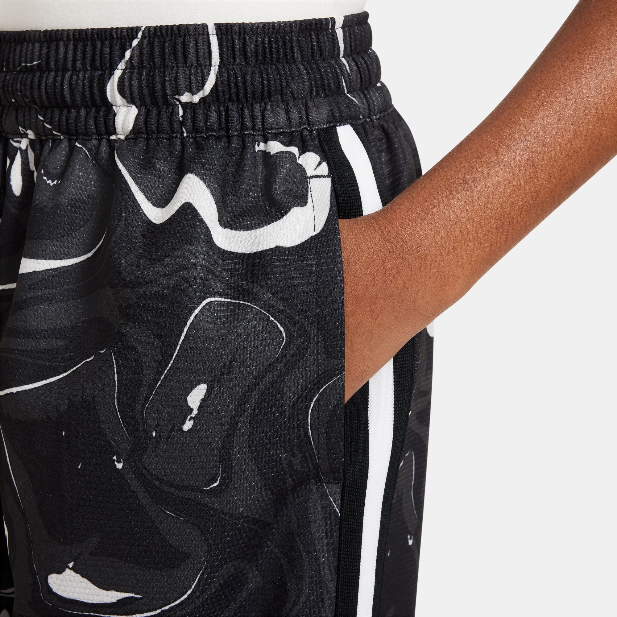 Nike Boys' Dri-FIT DNA Running Shorts - Moisture-Wicking Athletic Shorts for Youth - Perfect for Sports, Gym & Outdoor Activities